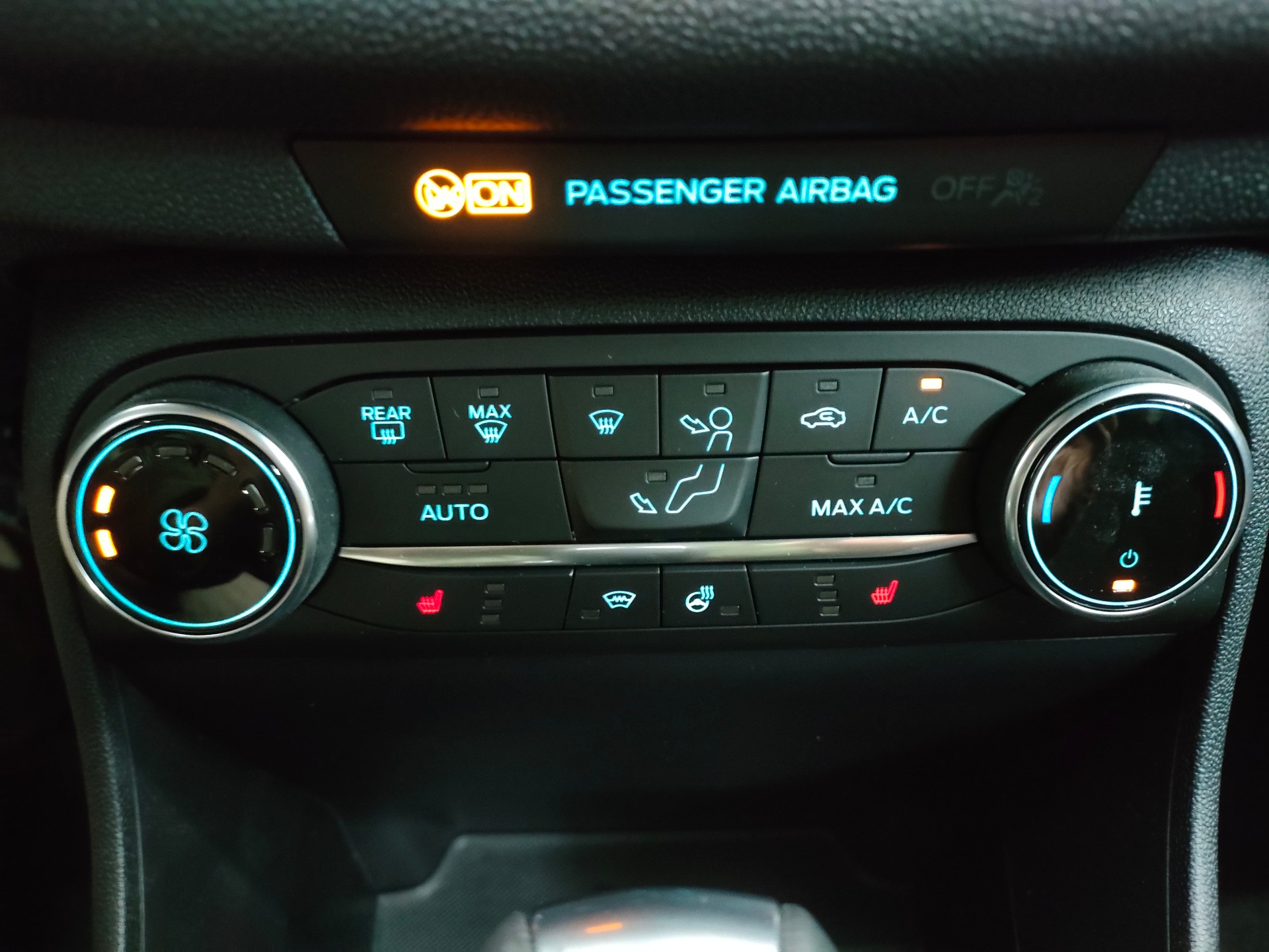 FORD Fiesta 1.0 SCTi MHEV ST Line X Automat-image-9