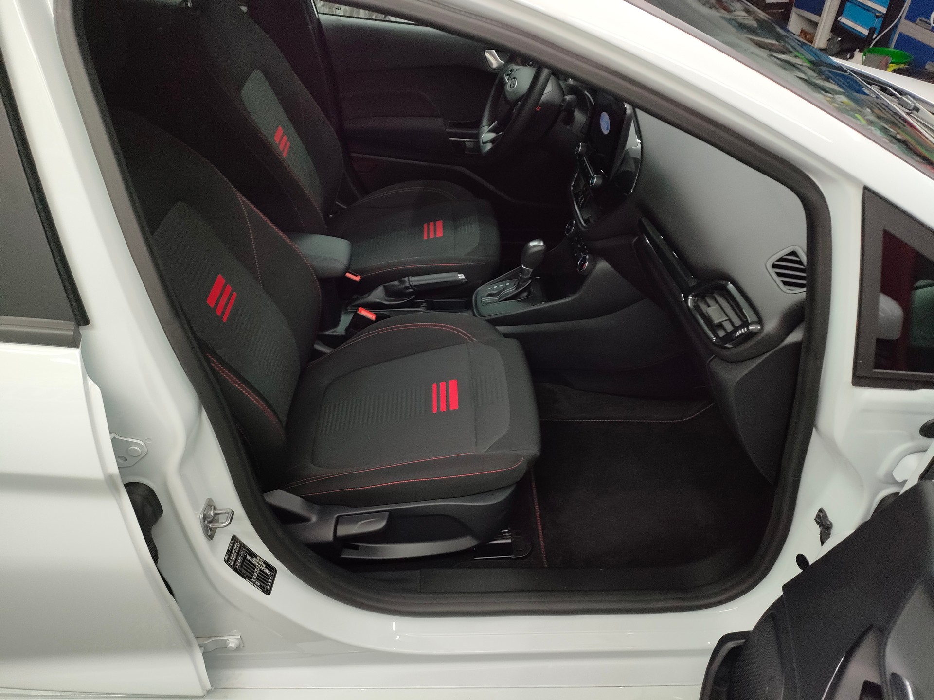 FORD Fiesta 1.0 SCTi MHEV ST Line X Automat-image-11
