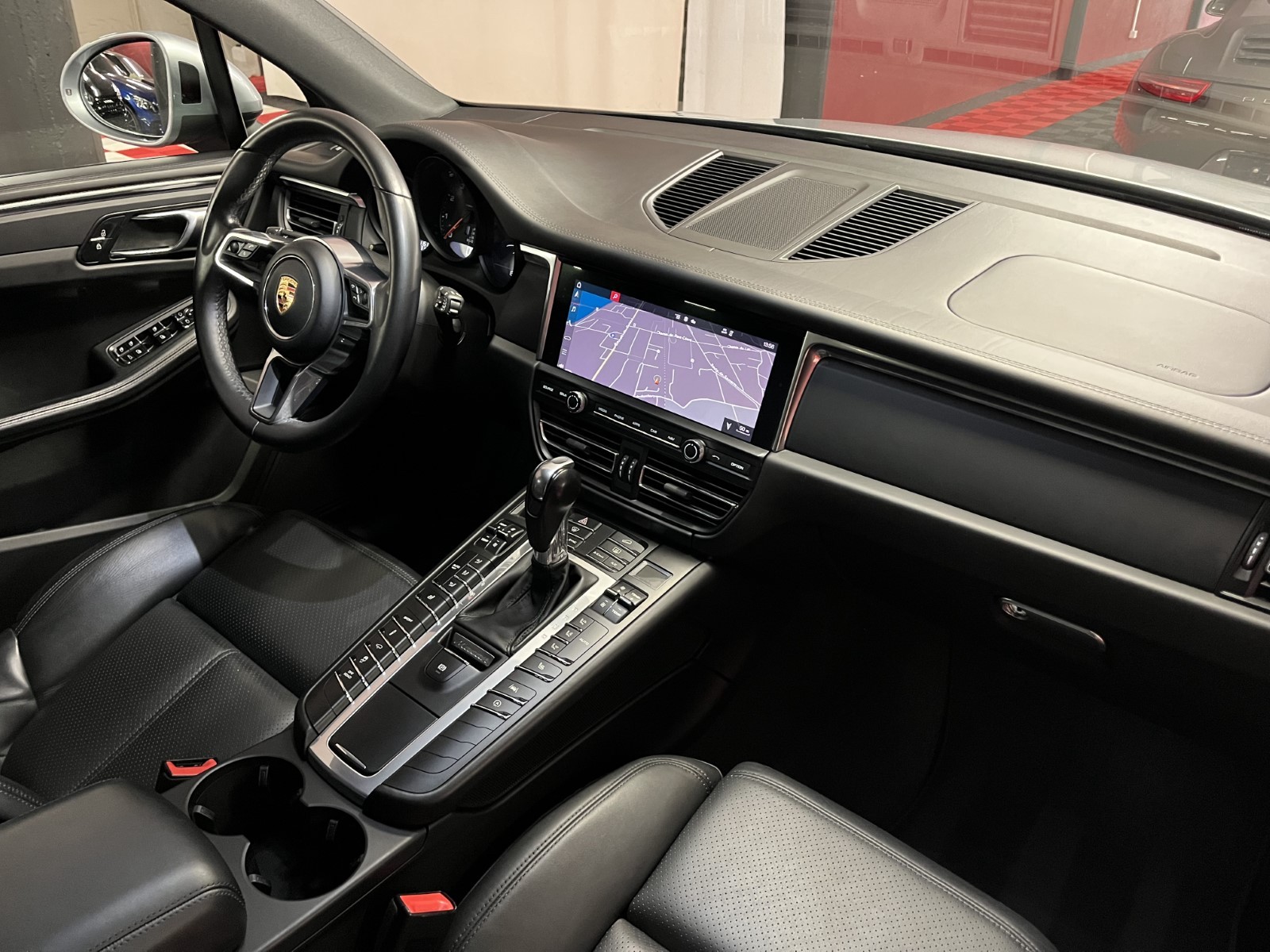 PORSCHE Macan PDK-image-13