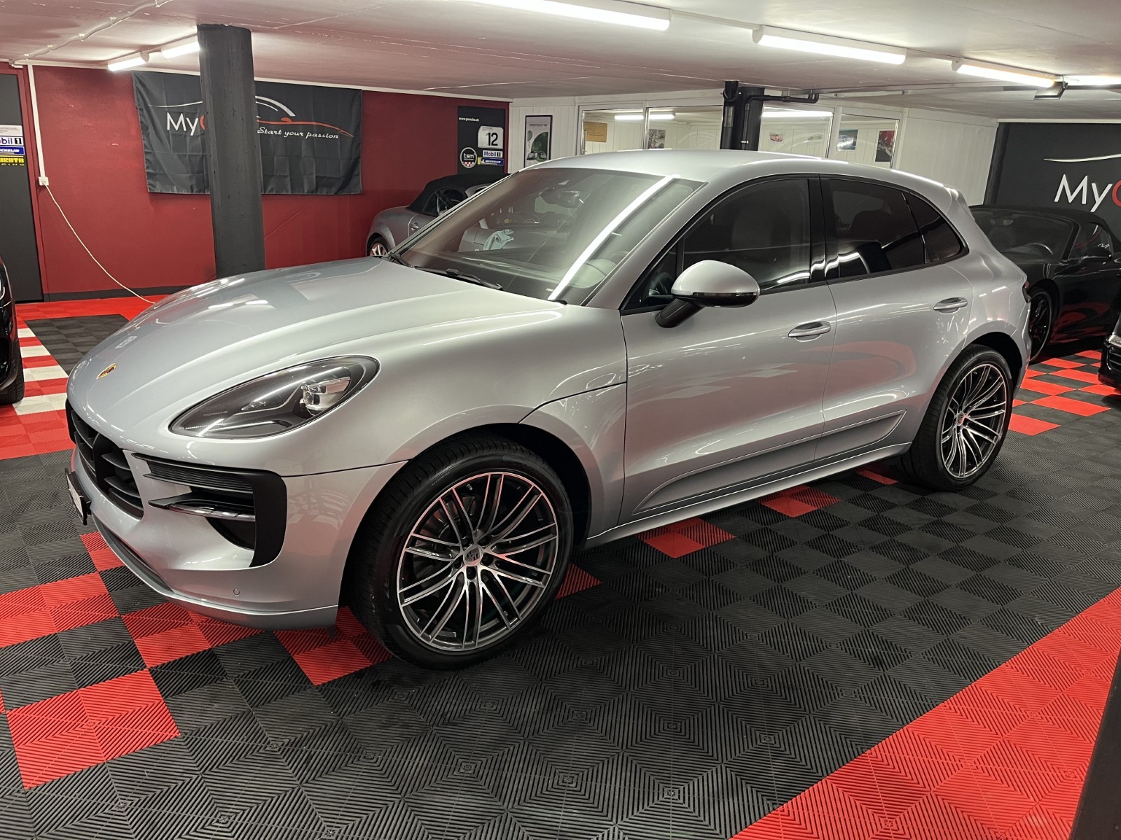 PORSCHE Macan PDK-image-10
