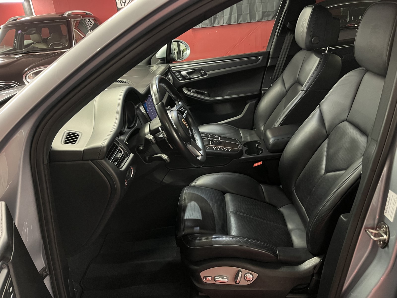 PORSCHE Macan PDK-image-12