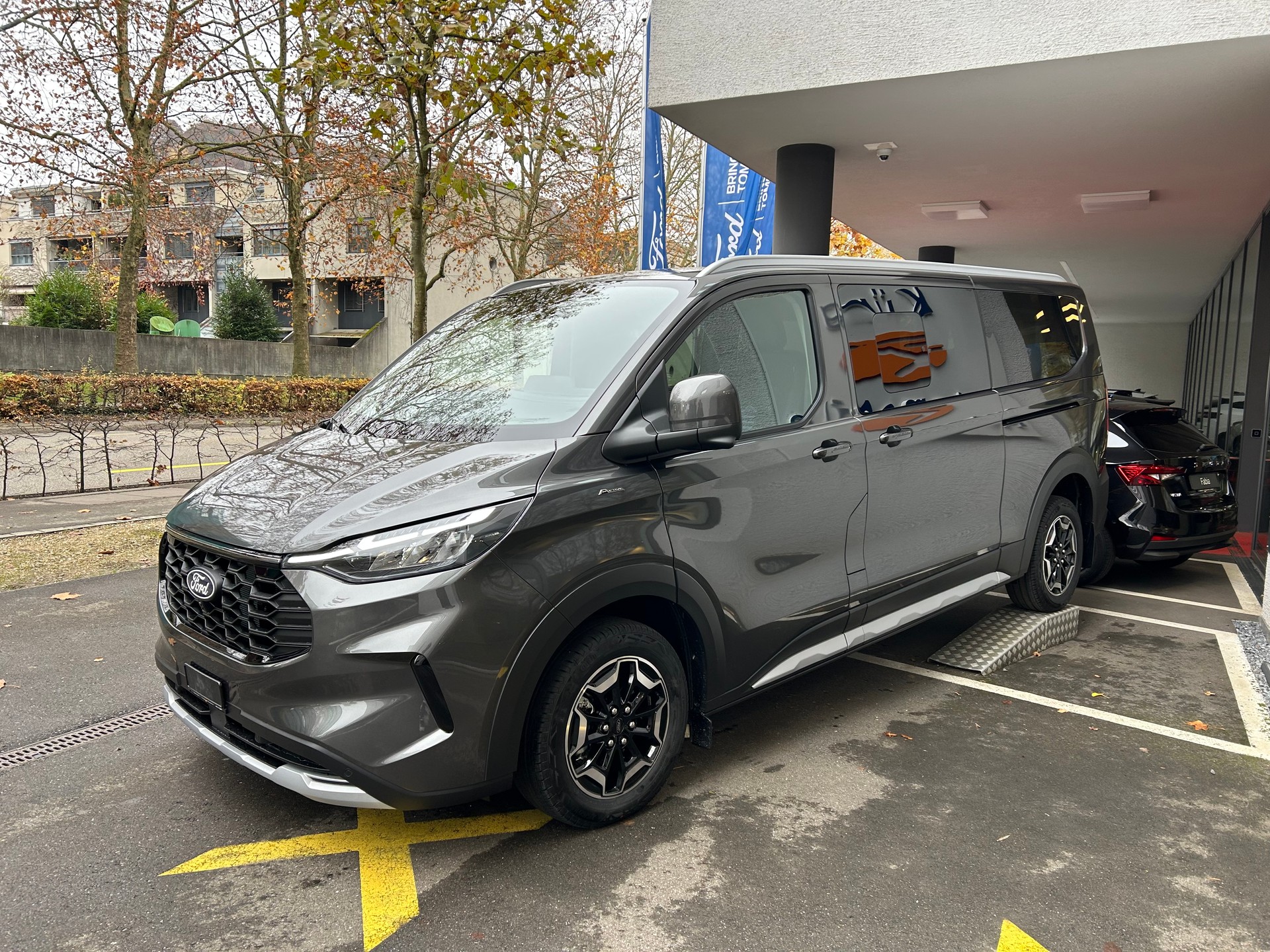 FORD Tourneo Bus 320 L2H1 Active Automat-showroom-element-2