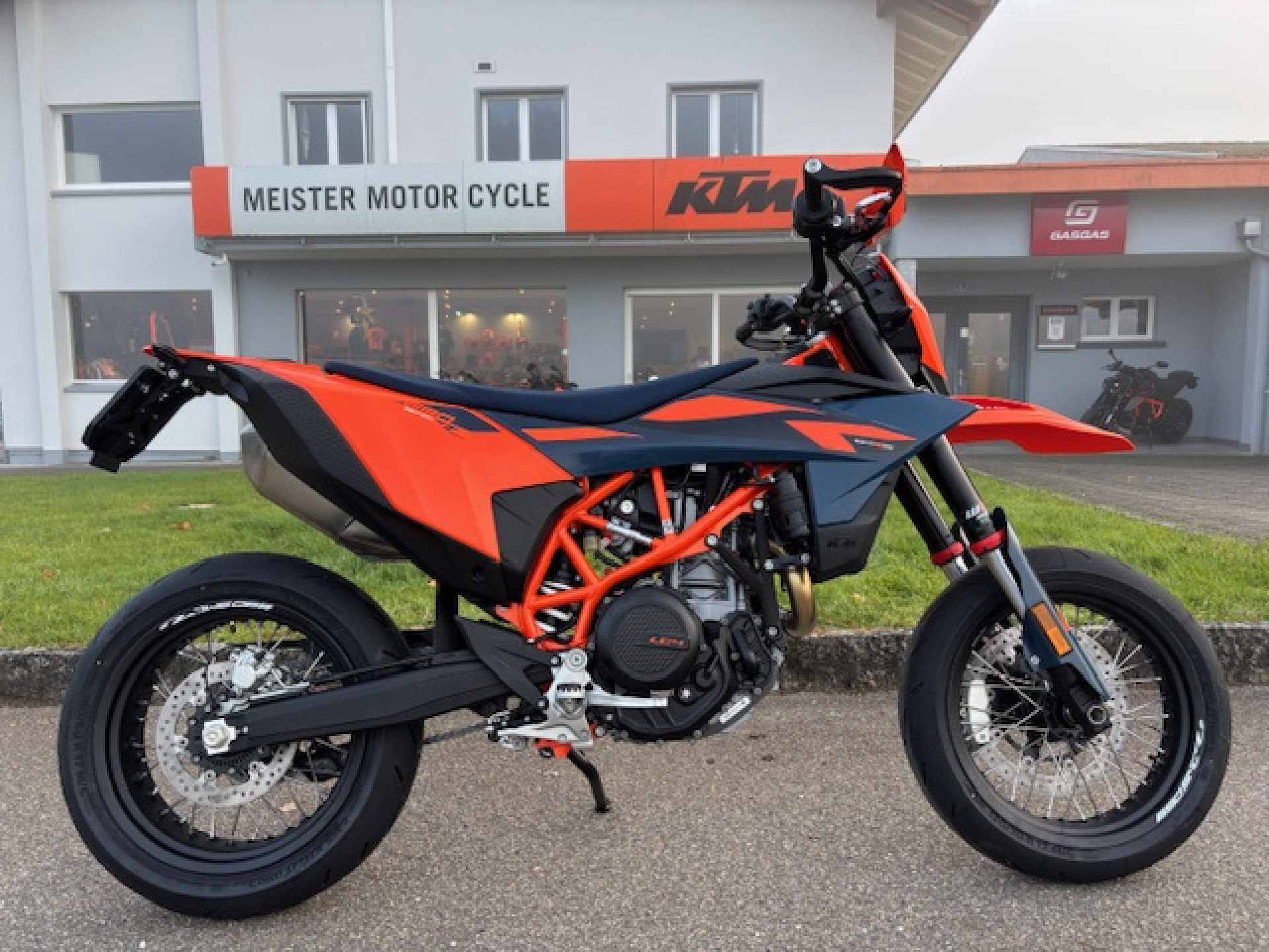 KTM 690 SMC R Supermoto