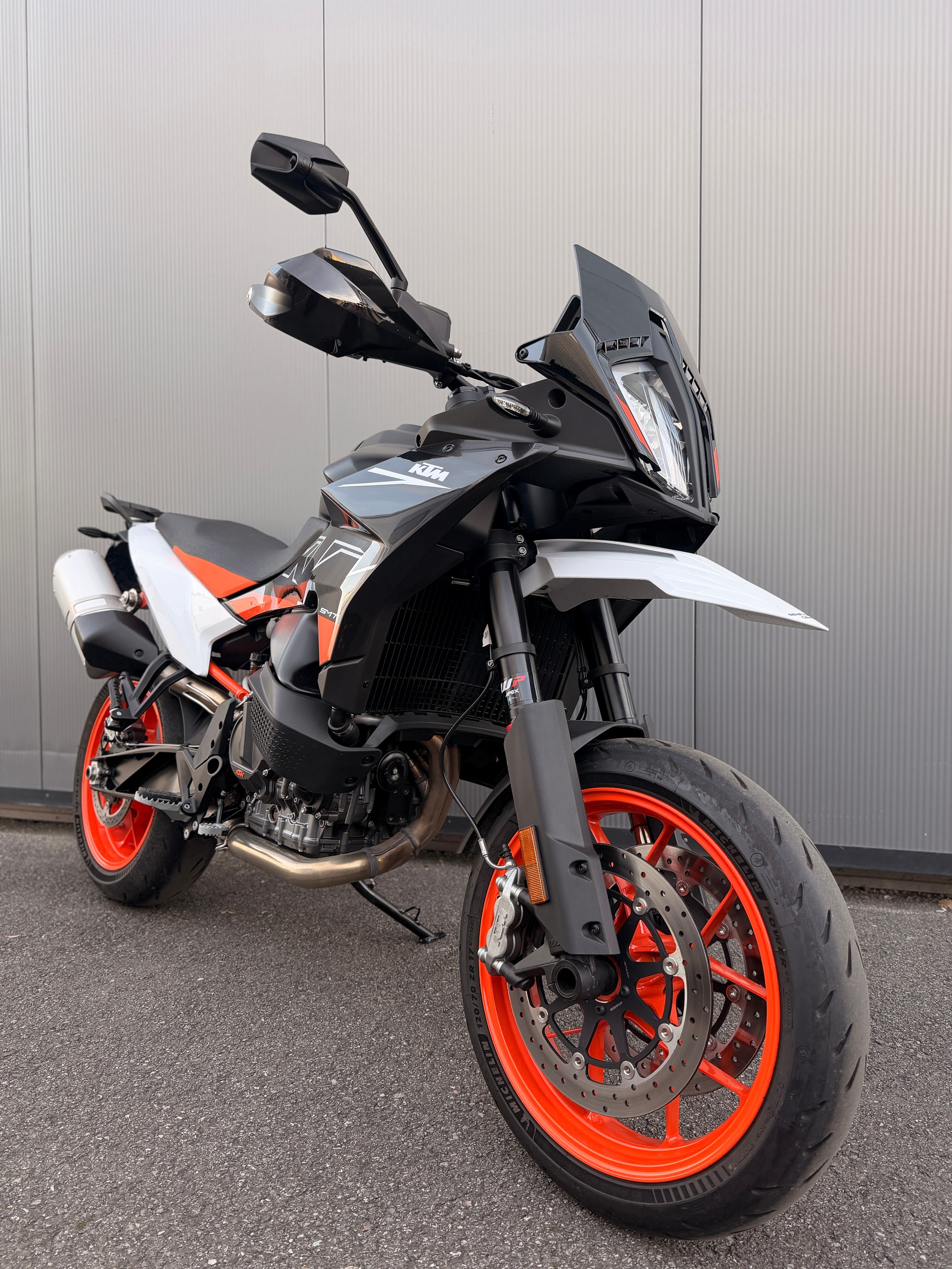 KTM 890 SMT-image-2
