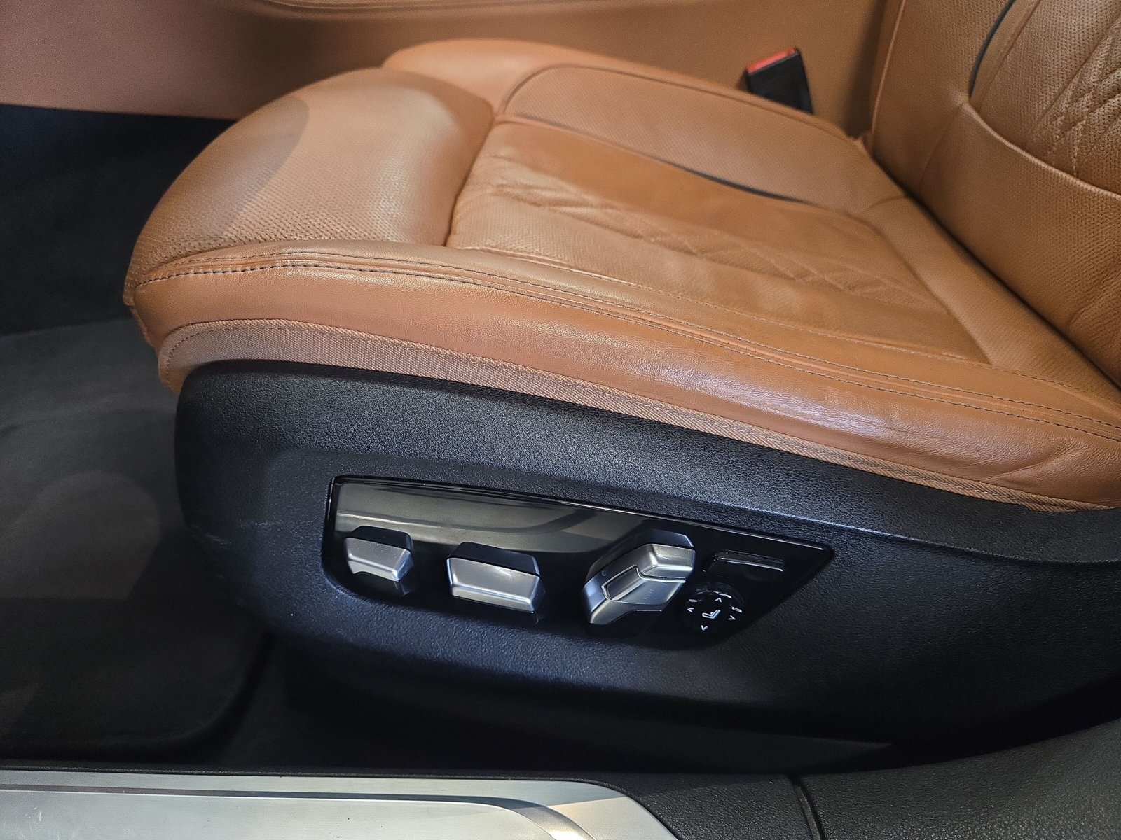 BMW 730Ld xDrive 48V Steptronic-image-18