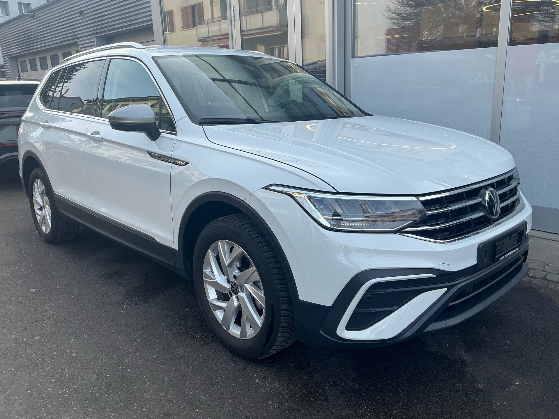 VW Tiguan Allspace 1.5 TSI DSG *** 7 - SITZE & ANHÄNGEKUPPLUNG ***-showroom-element-2
