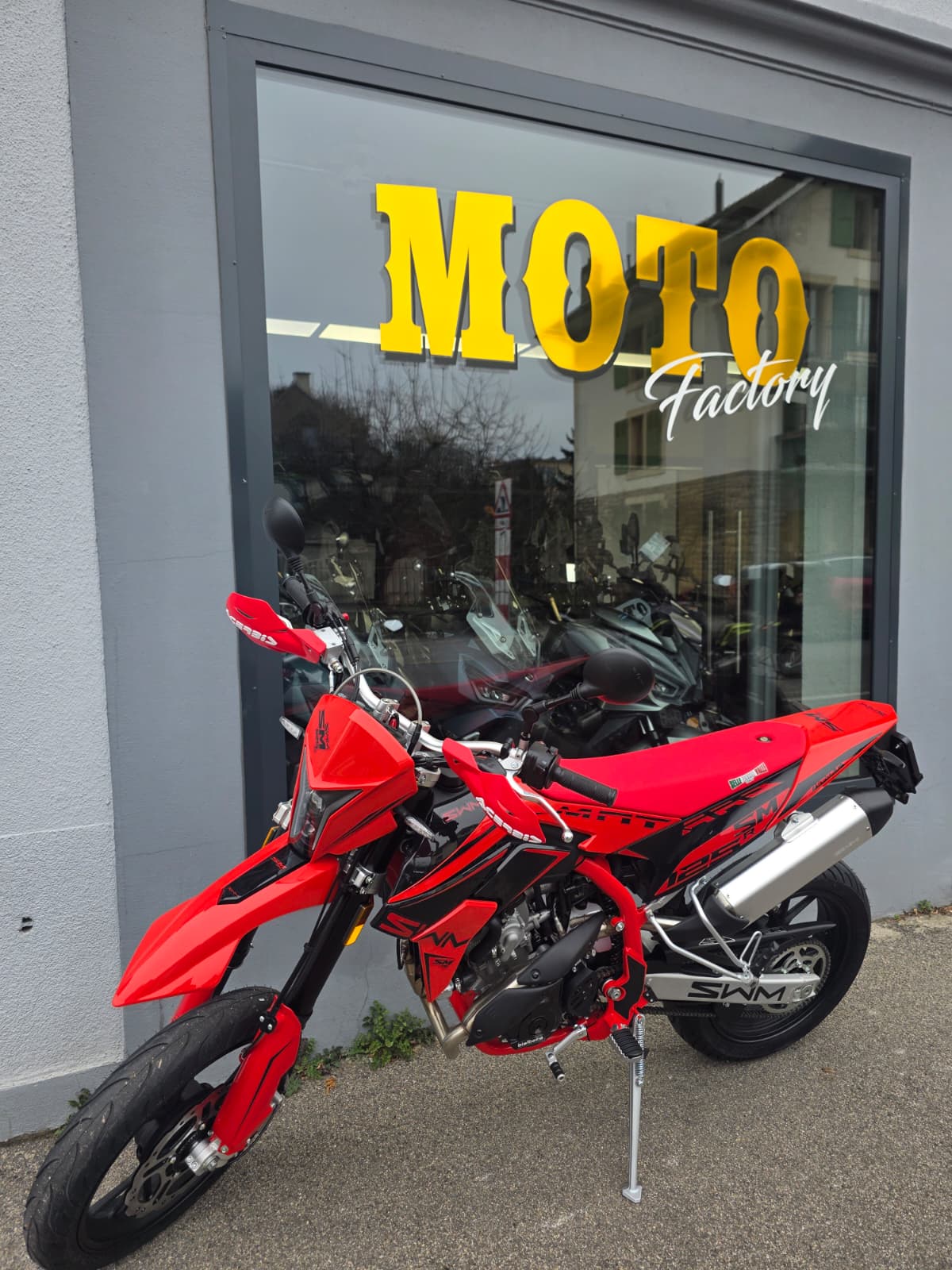 SWM SM 125 R MY25 SPECIAL-image-4