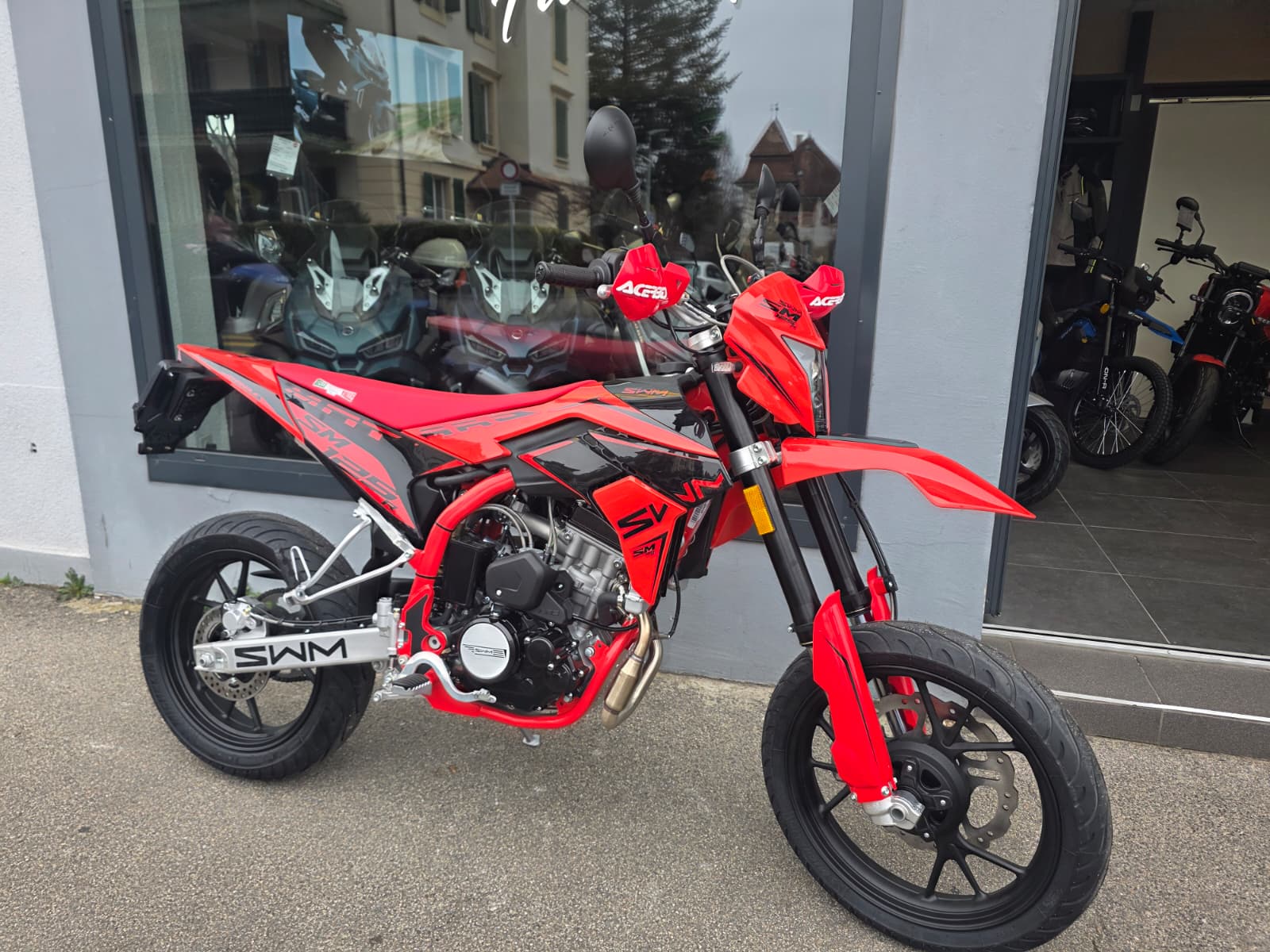 SWM SM 125 R MY25 SPECIAL-image-0