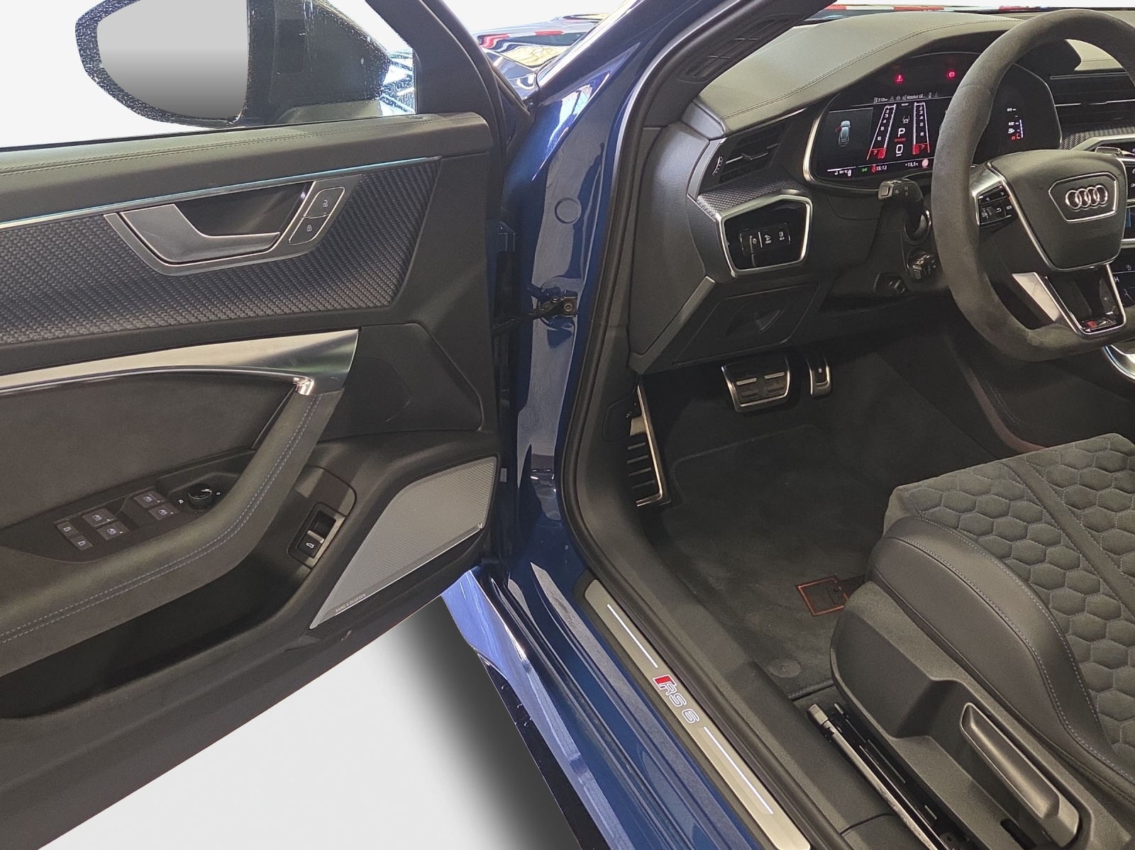 AUDI RS6 Avant 4.0 TFSI V8 Performance quattro-image-16