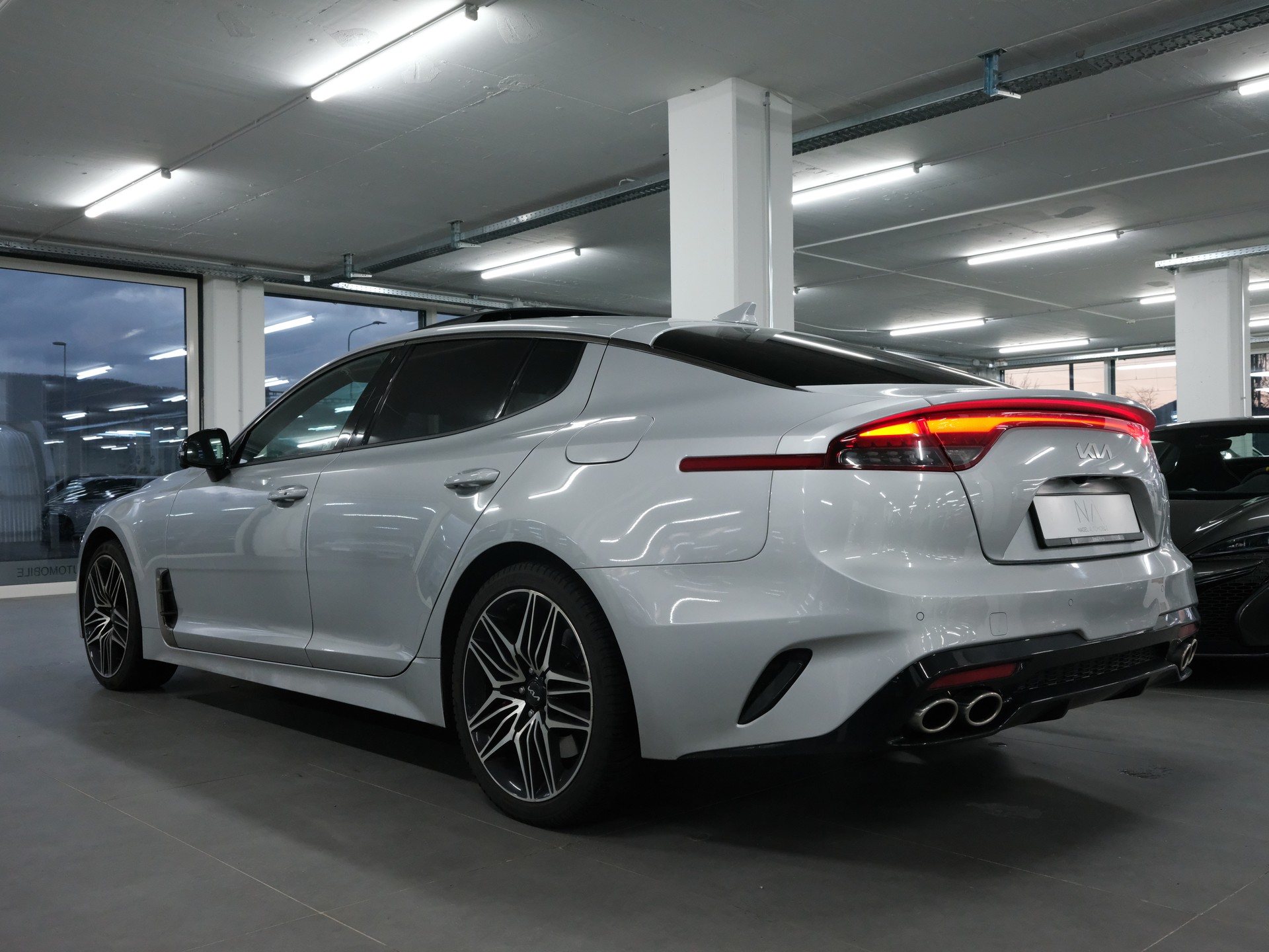 KIA Stinger 3.3 T-GDi GT Automat AWD-image-4