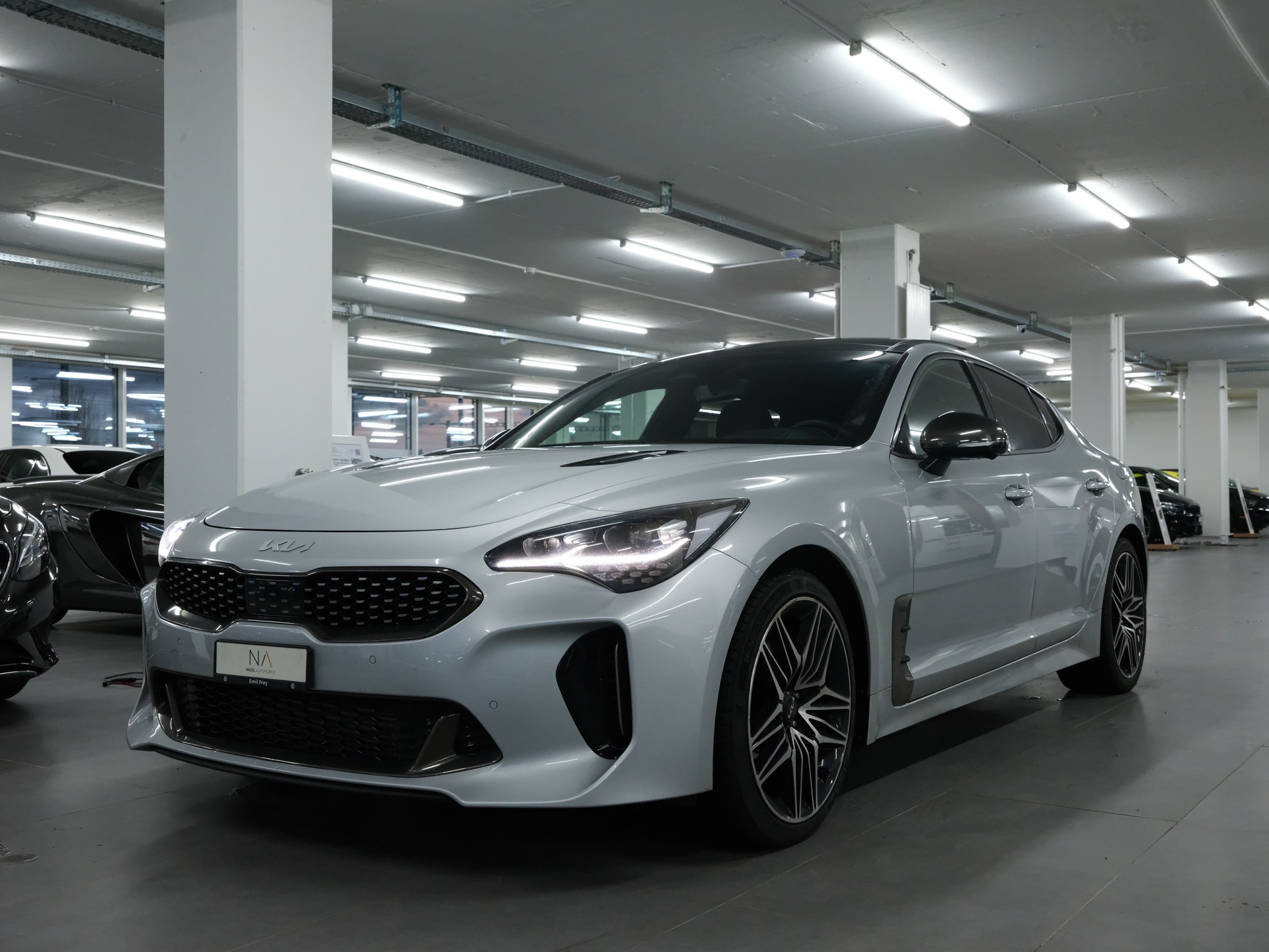 KIA Stinger 3.3 T-GDi GT Automat AWD-image-6