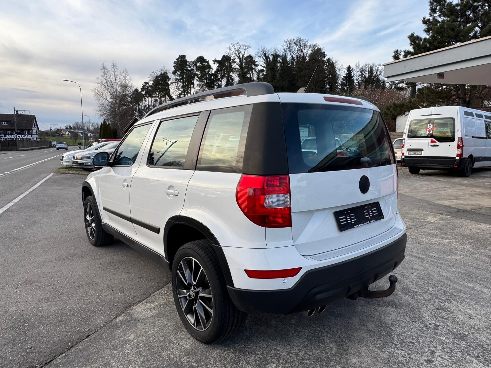 SKODA Yeti 2.0 TDI Active 4x4-image-2