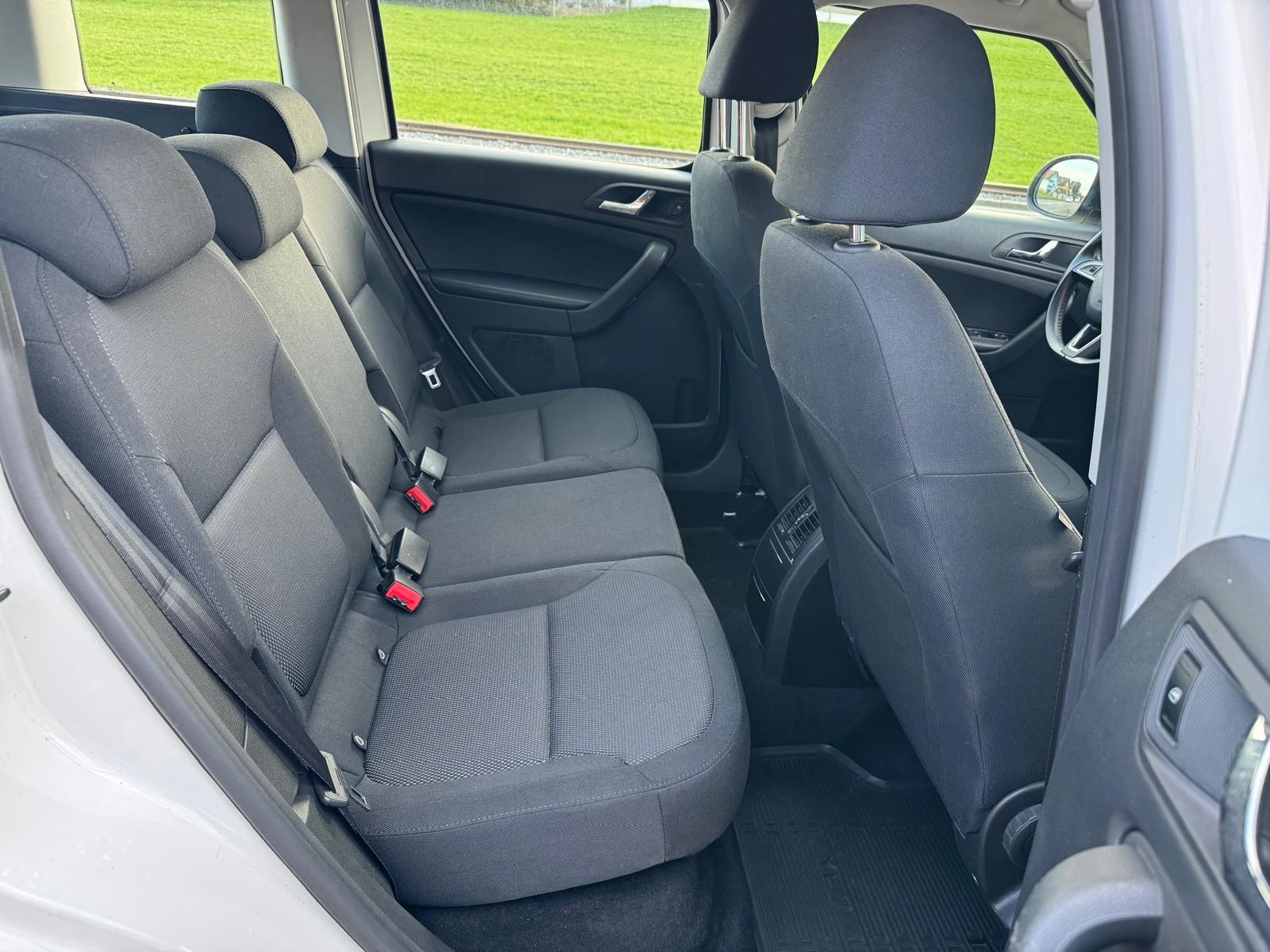 SKODA Yeti 2.0 TDI Active 4x4-image-10