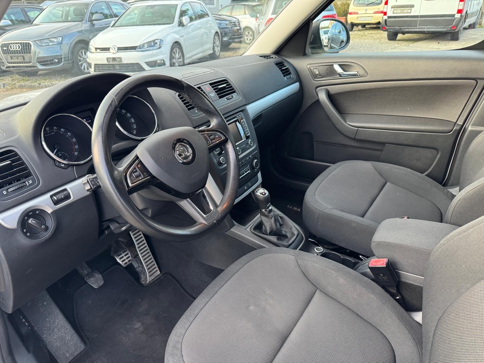 SKODA Yeti 2.0 TDI Active 4x4-image-6