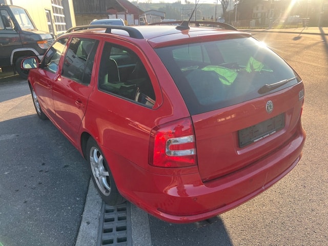 SKODA Octavia 2.0 TDI RS DSG-image-4