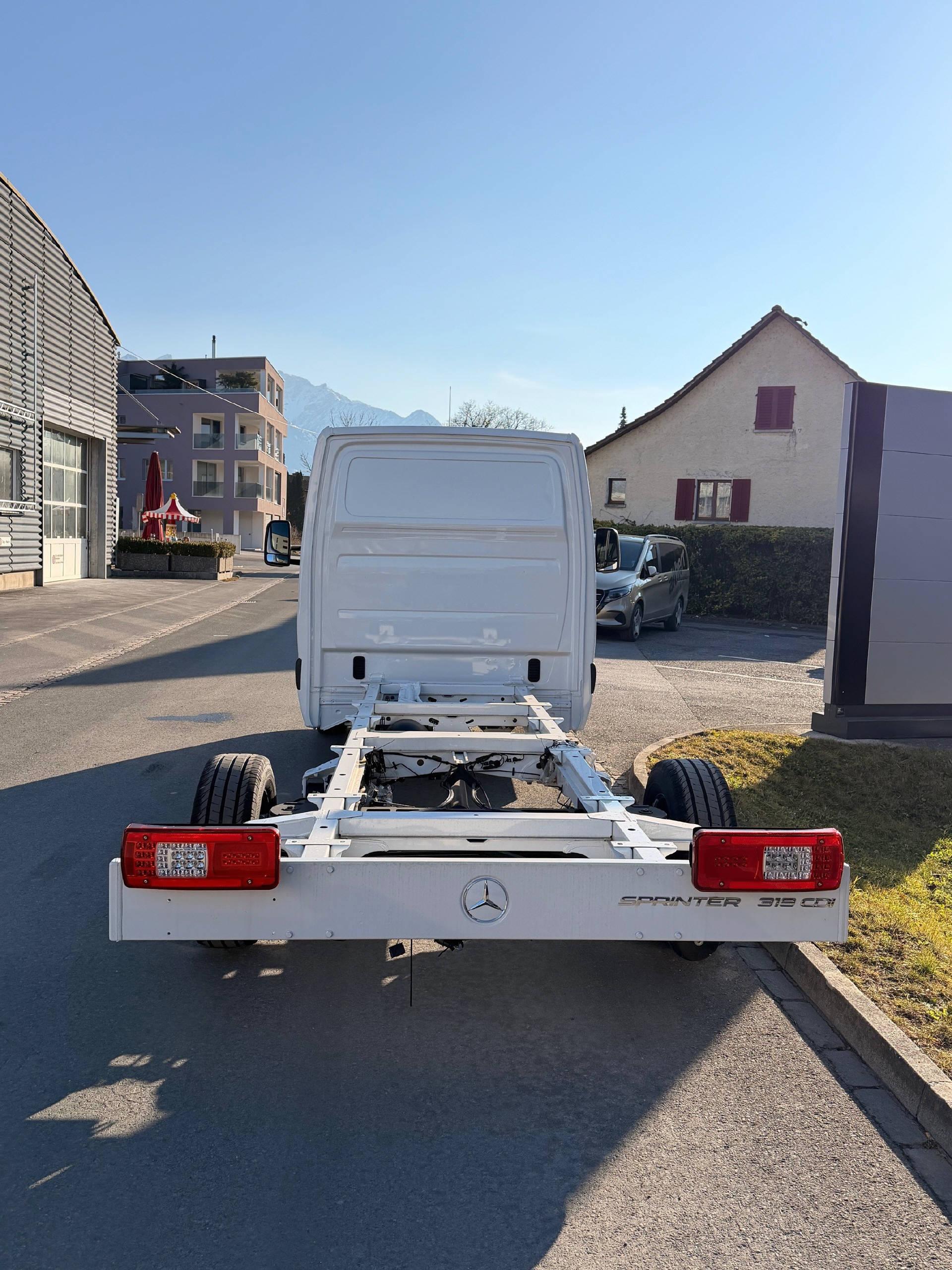 MERCEDES-BENZ Sprinter 319 Kab.-Ch. 4325 L 2.0 CDI 190 Pro-image-4