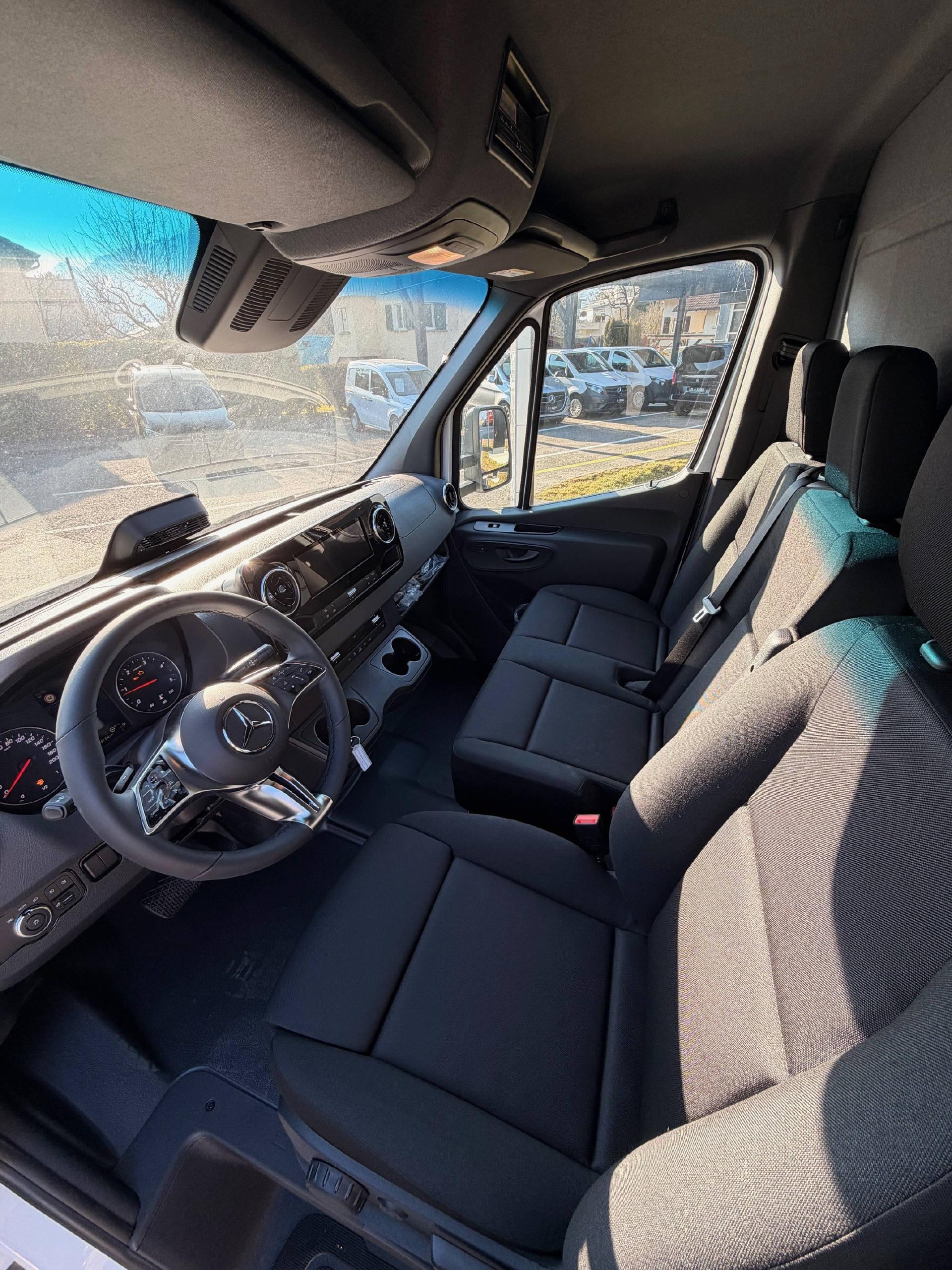 MERCEDES-BENZ Sprinter 319 Kab.-Ch. 4325 L 2.0 CDI 190 Pro-image-6