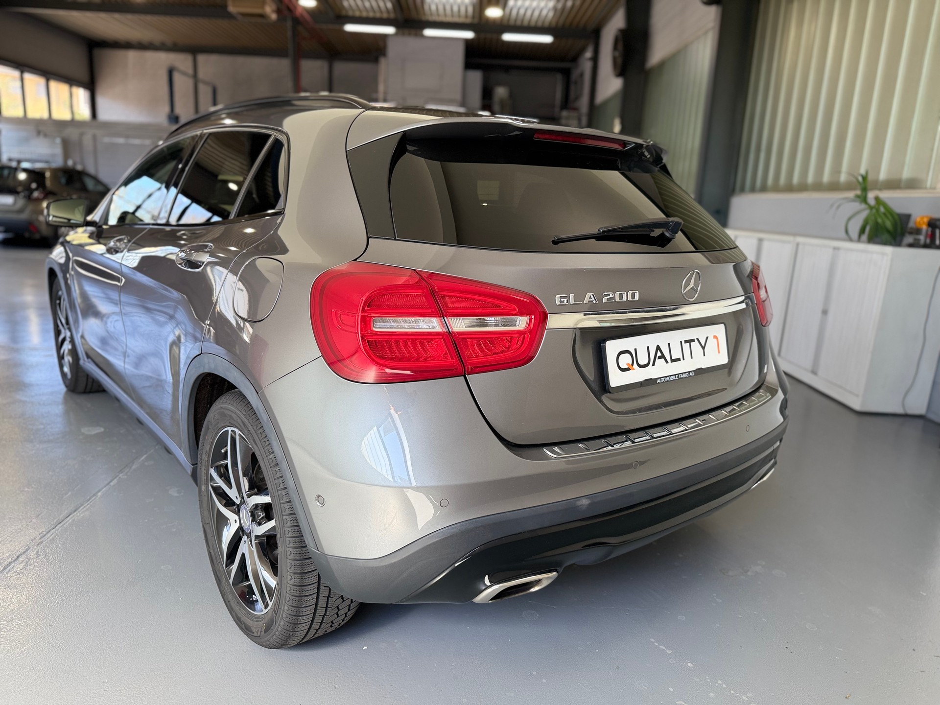 MERCEDES-BENZ GLA 200 Night Star 7G-DCT-image-4