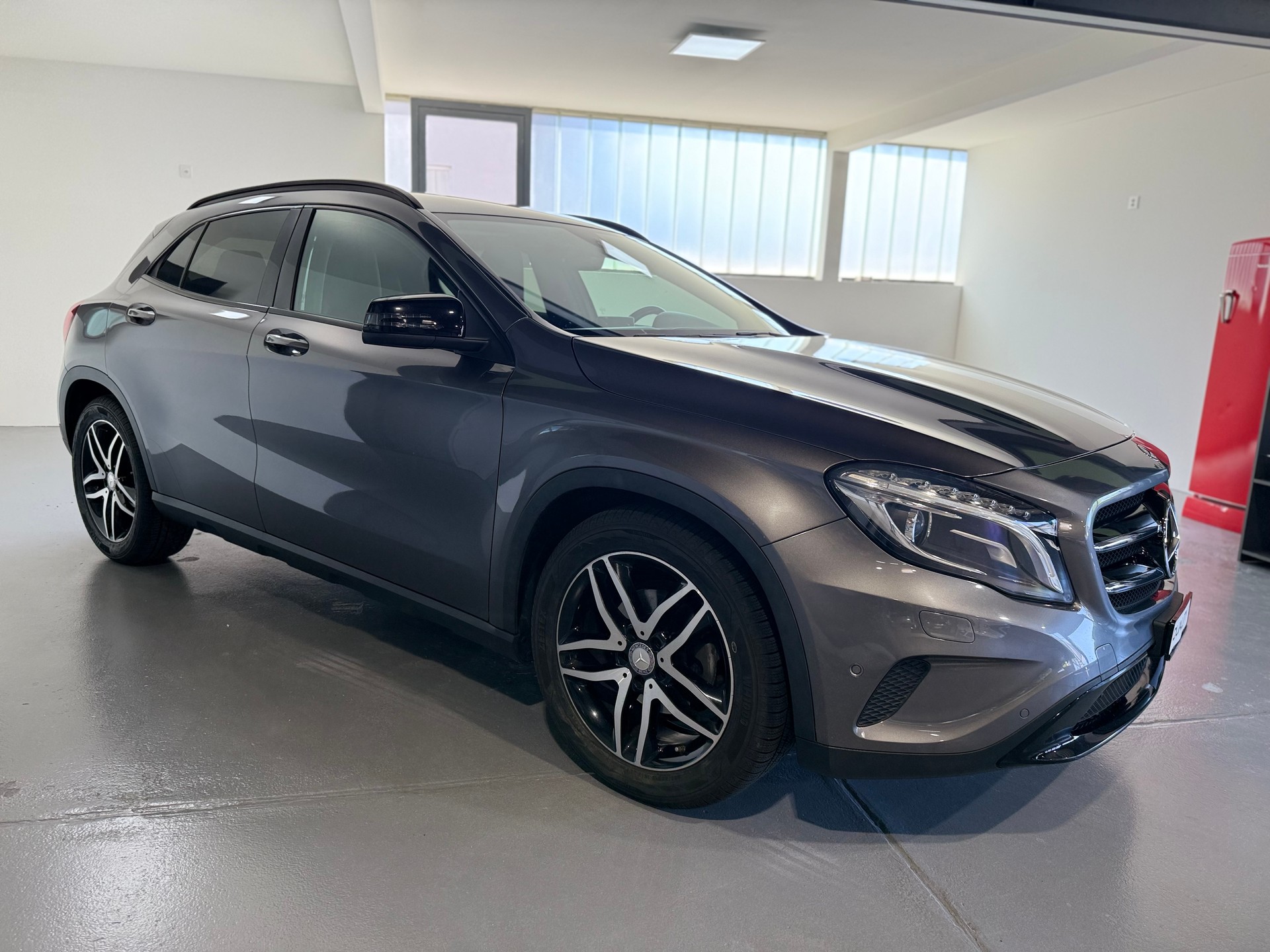 MERCEDES-BENZ GLA 200 Night Star 7G-DCT-image-1