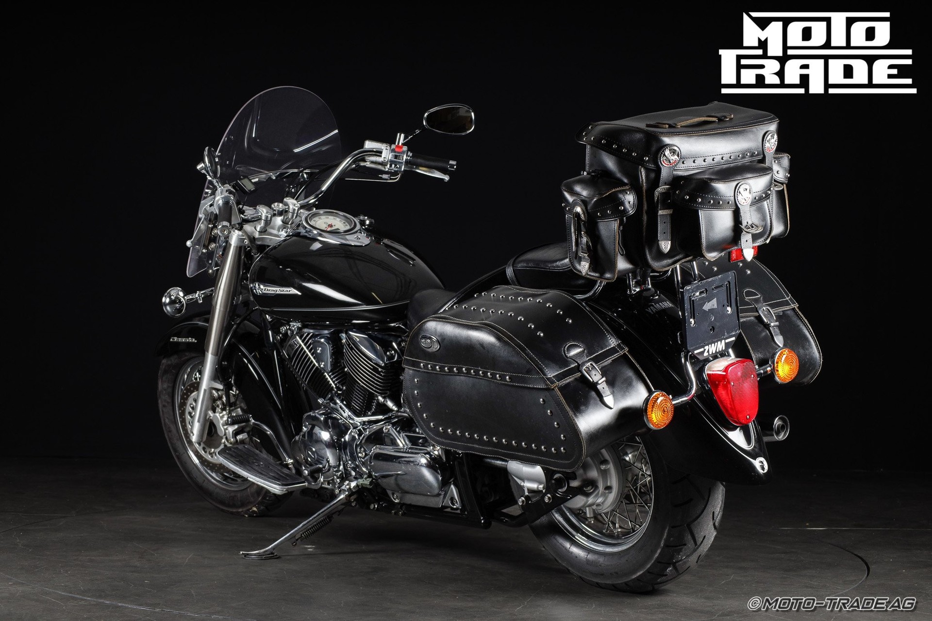 YAMAHA XVS 1100 A Drag Star Classic-showroom-element-3