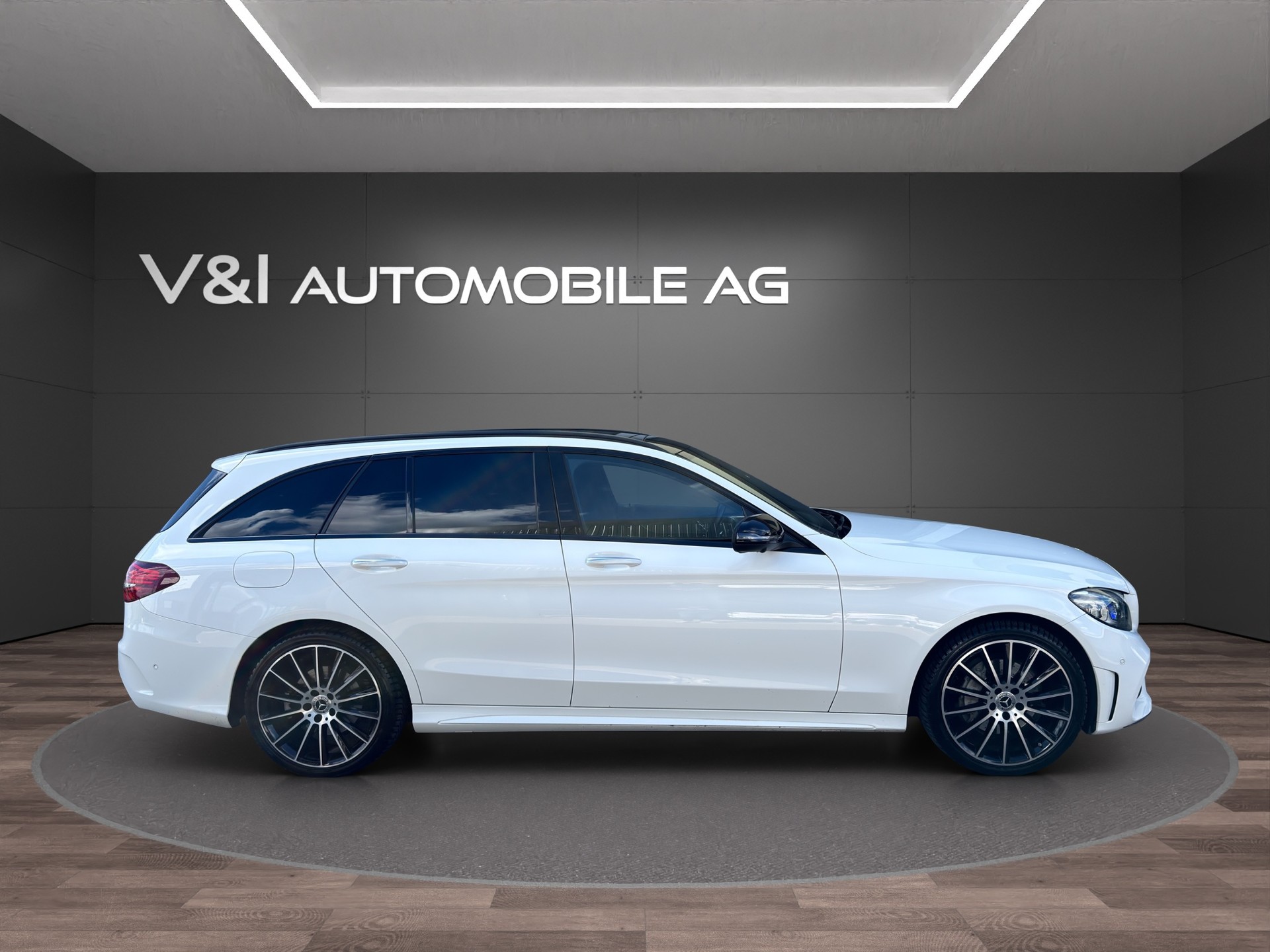 MERCEDES-BENZ C 200 Swiss Star AMG Line 4M 9G-Tronic-image-7
