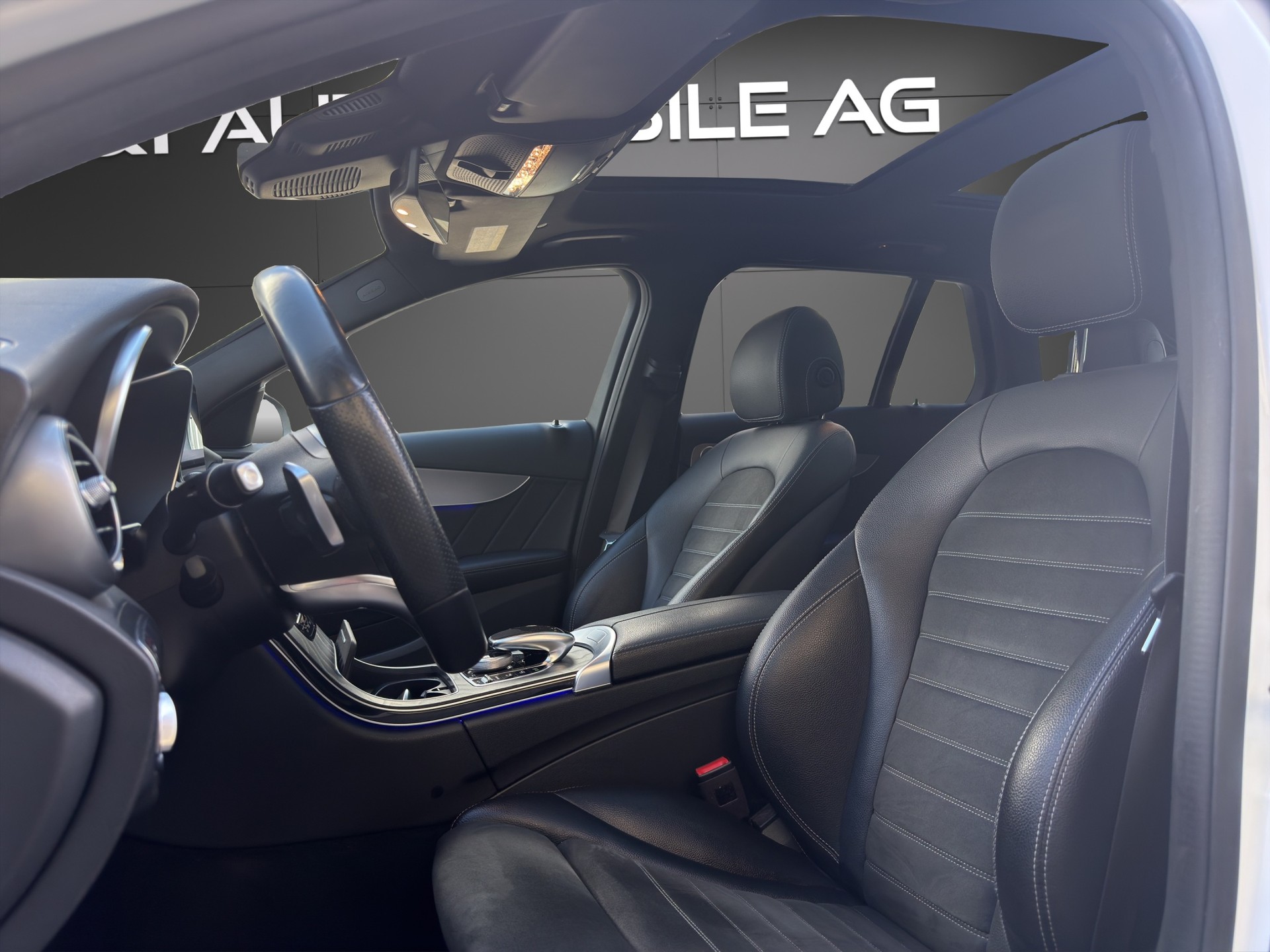 MERCEDES-BENZ C 200 Swiss Star AMG Line 4M 9G-Tronic-image-21