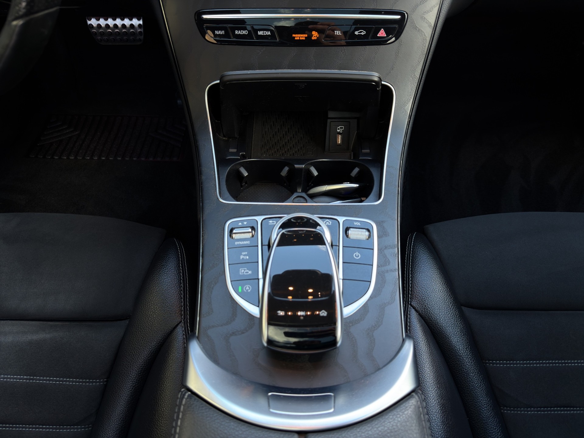 MERCEDES-BENZ C 200 Swiss Star AMG Line 4M 9G-Tronic-image-14