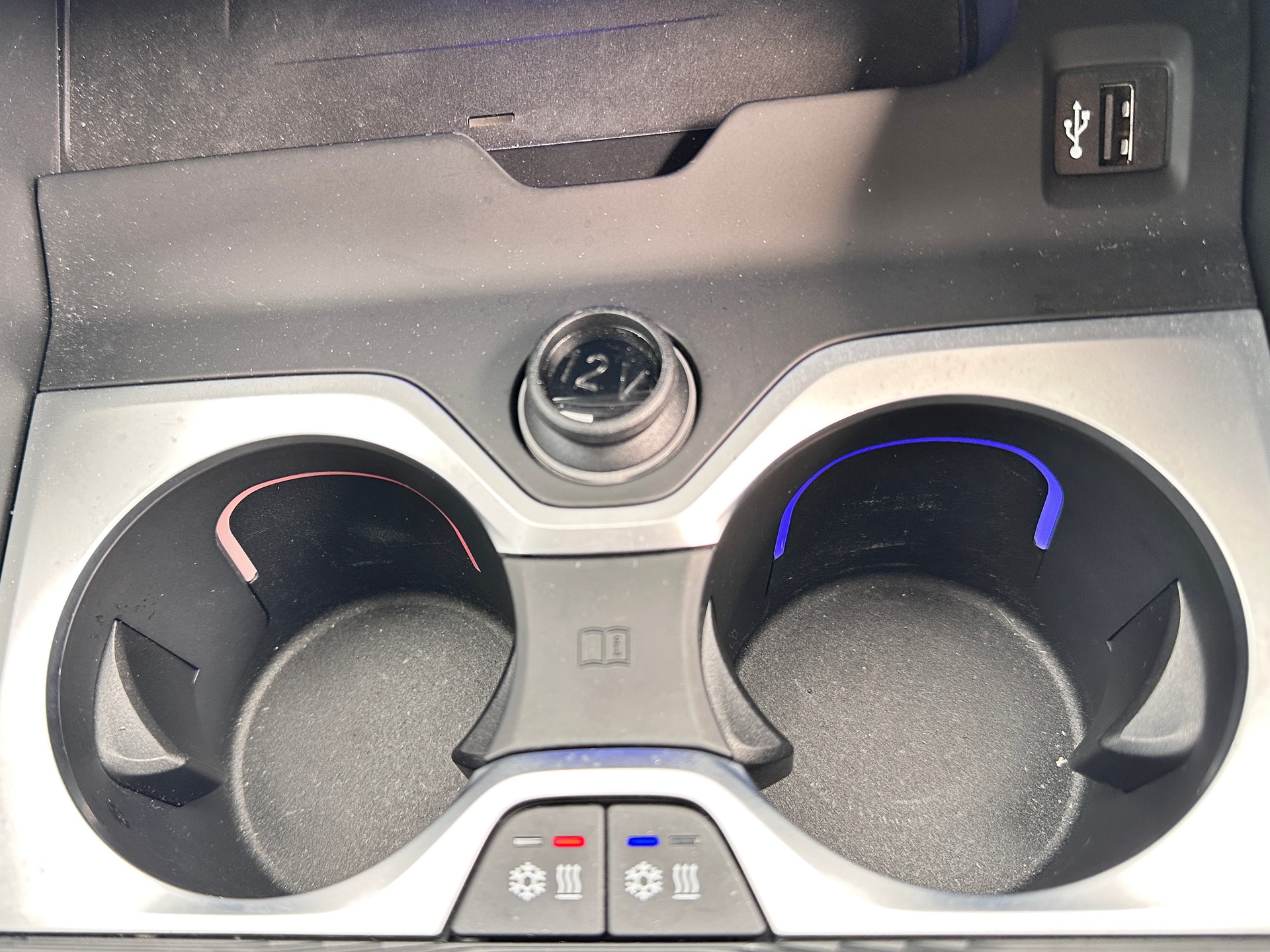 BMW XM xDrive PHEV Steptronic-image-13