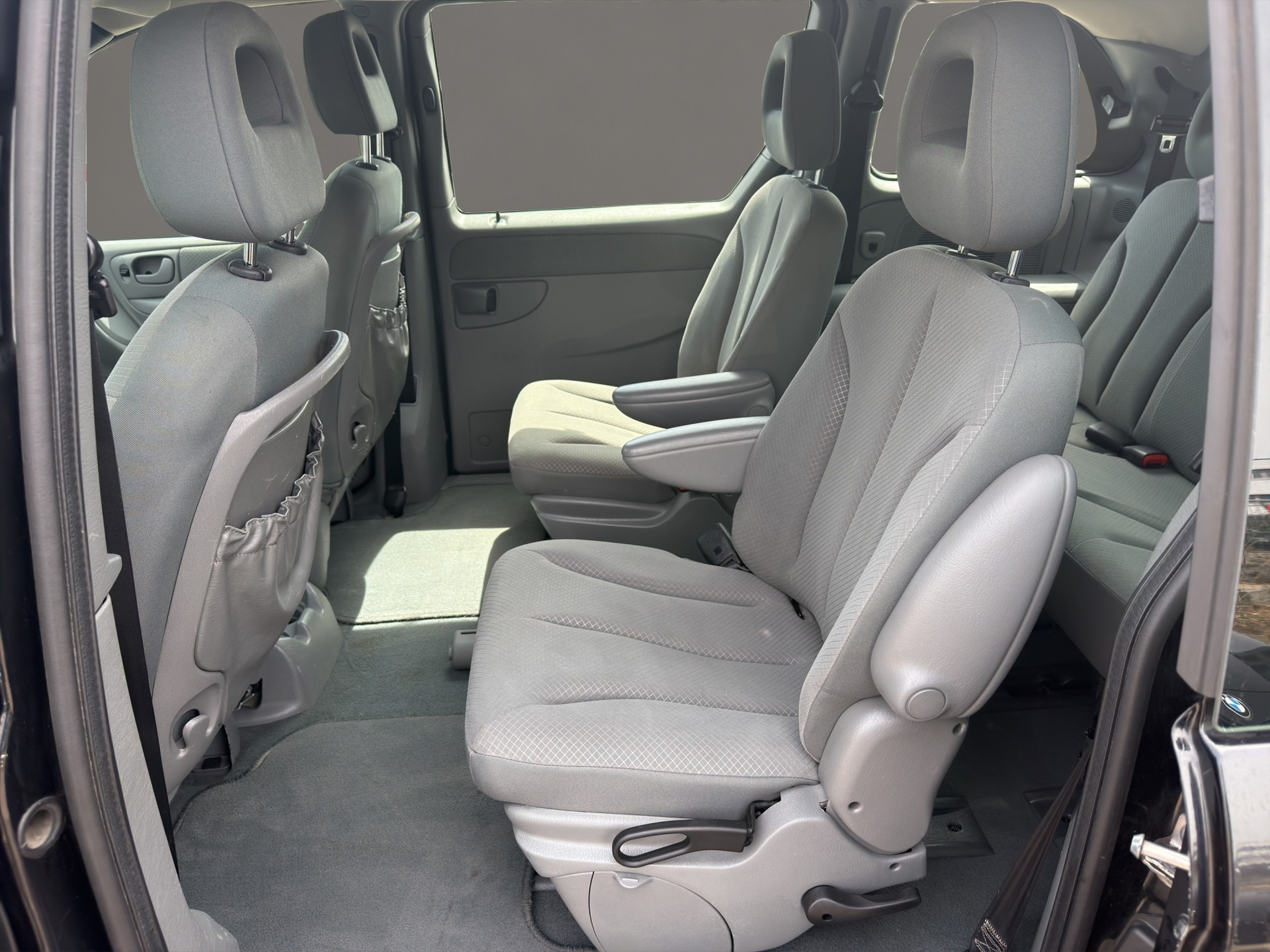 CHRYSLER Voyager 2.4 SE Swiss Edition-image-11
