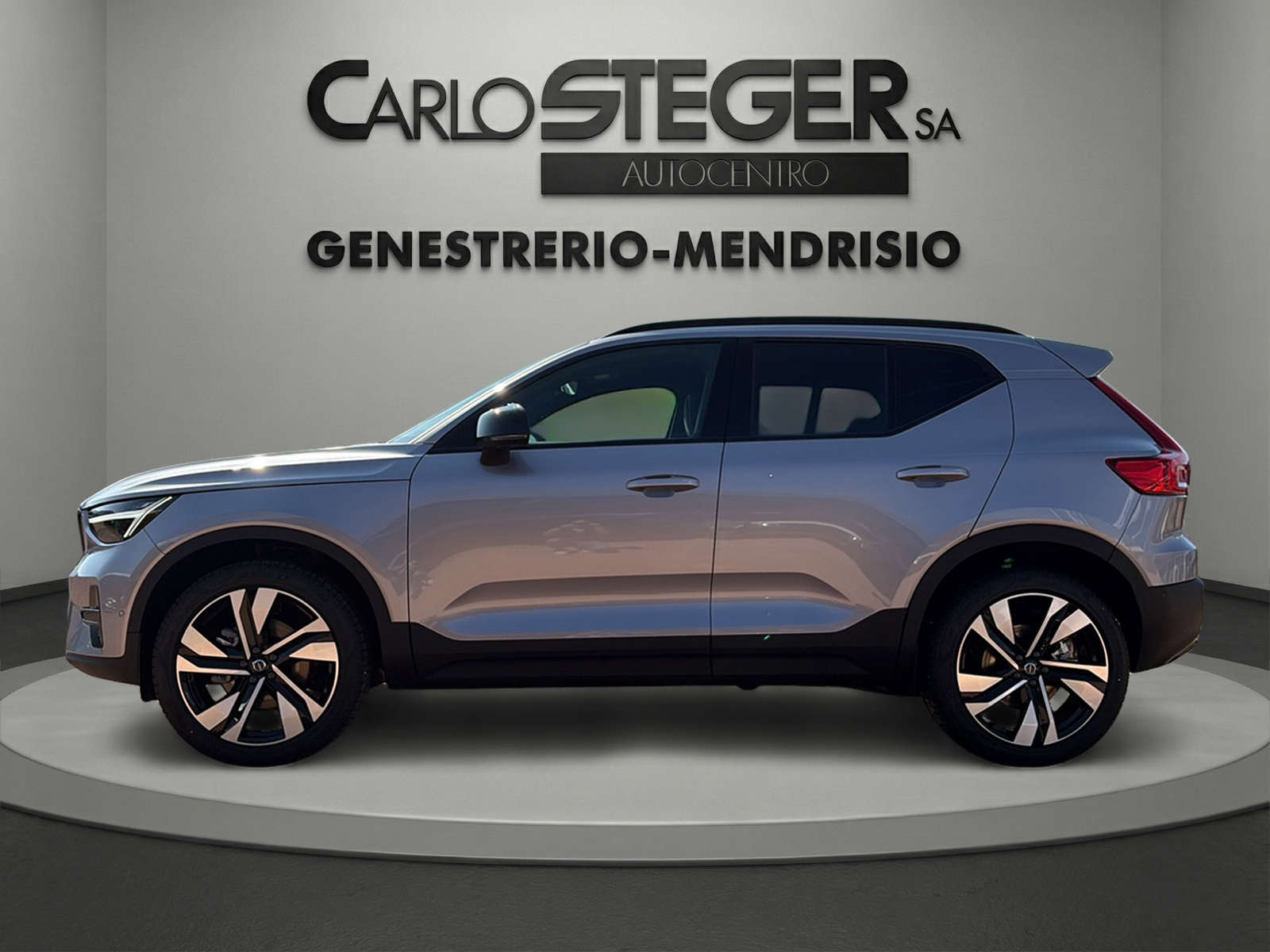 VOLVO XC40 B3 Benzin Mild Hybrid Plus Dark DCT-showroom-element-3