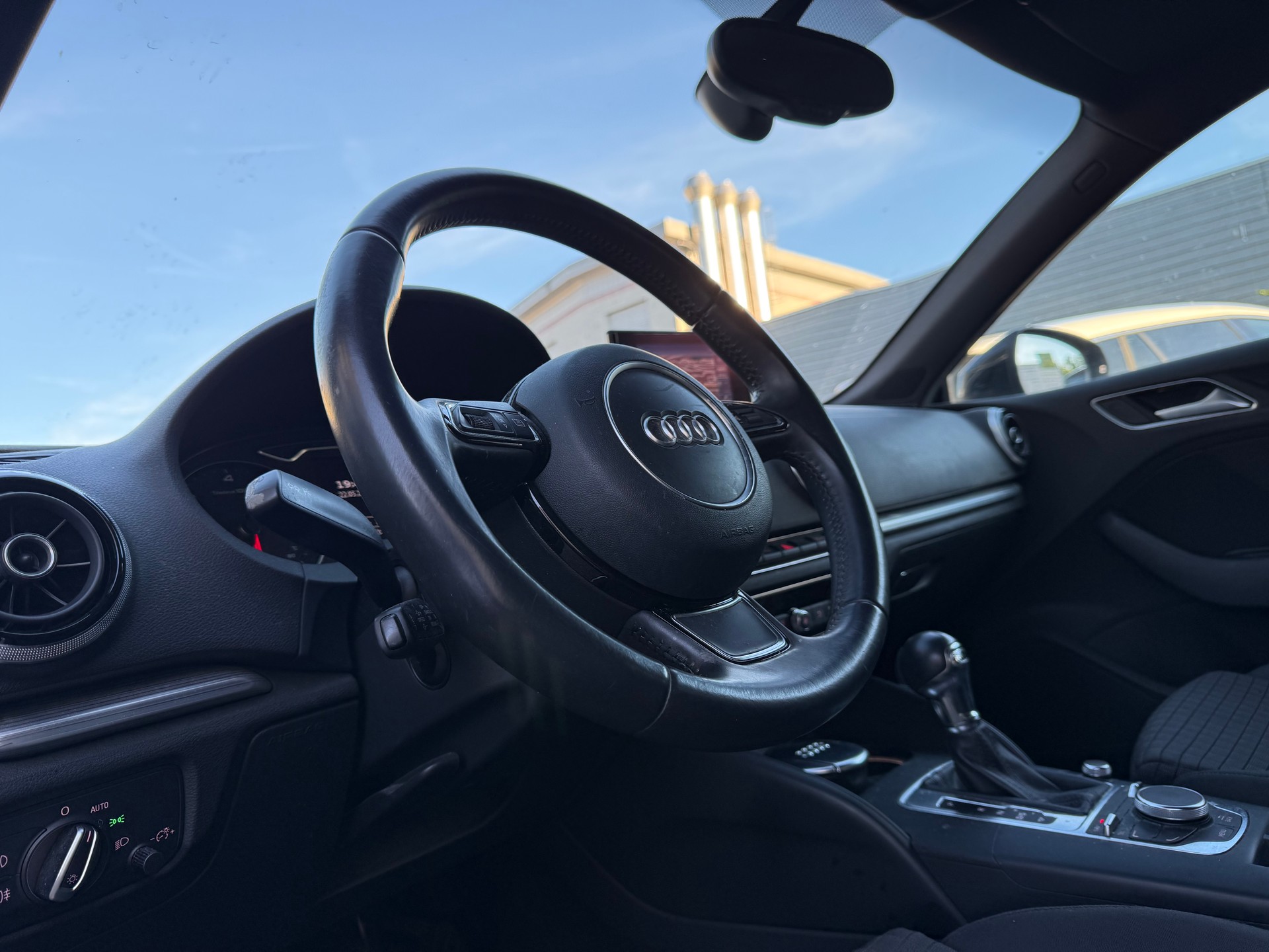 AUDI A3 2.0 TDI Ambition S-tronic-image-5