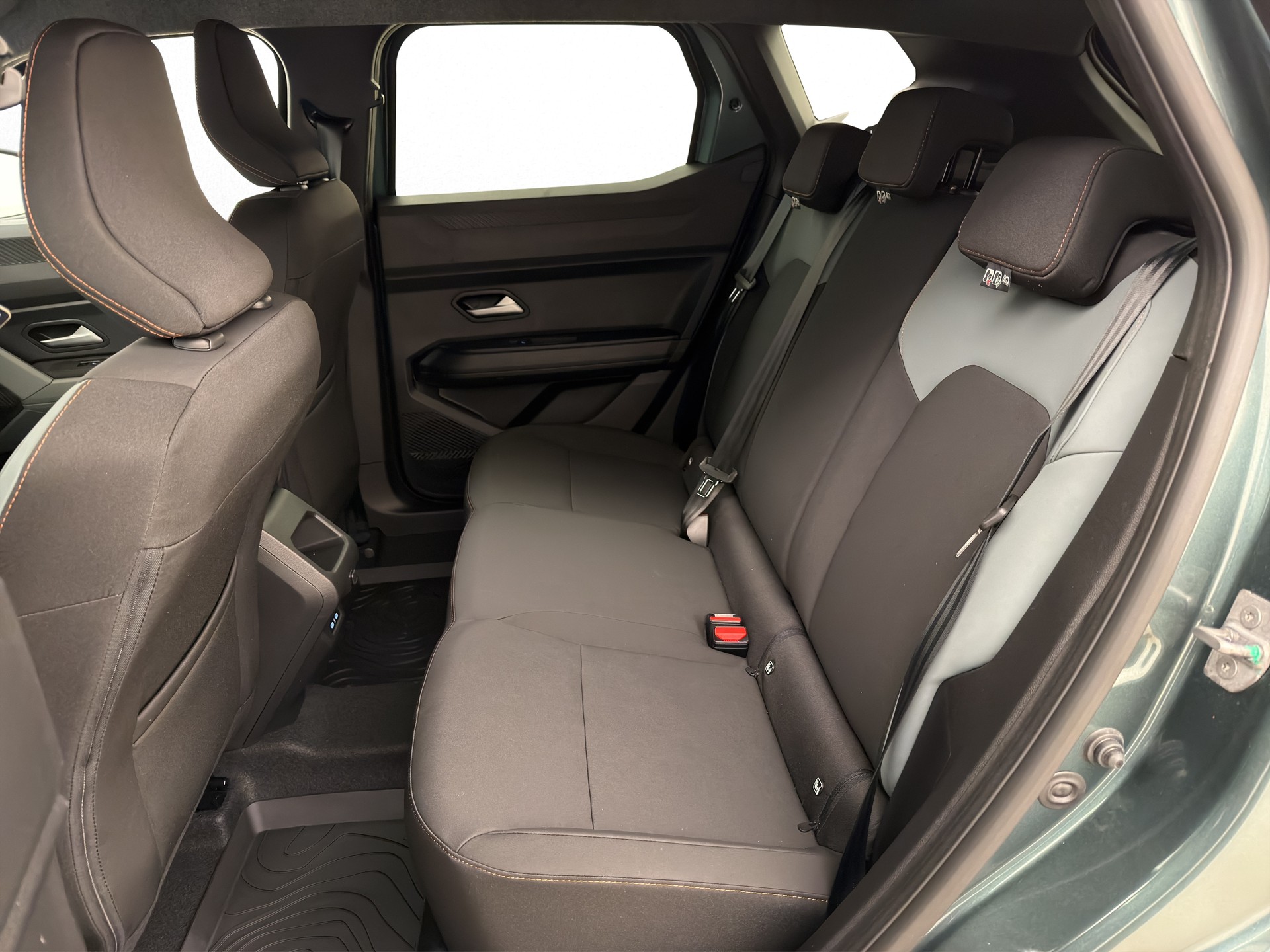DACIA Duster 1.2 TCe Extreme 4WD-image-11