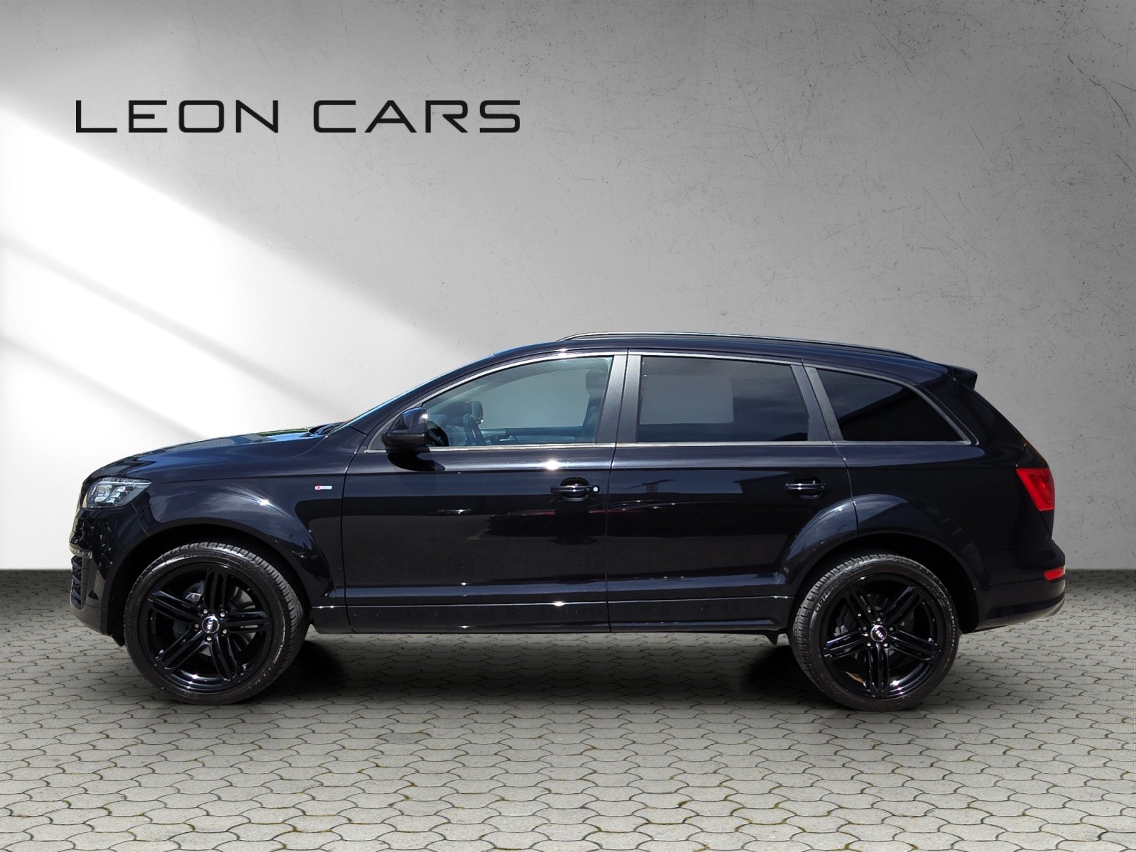 AUDI Q7 3.0 TDI S-Line V12-Optik Quattro TIPTRONIC 7-Sitzer mit AHK-image-7