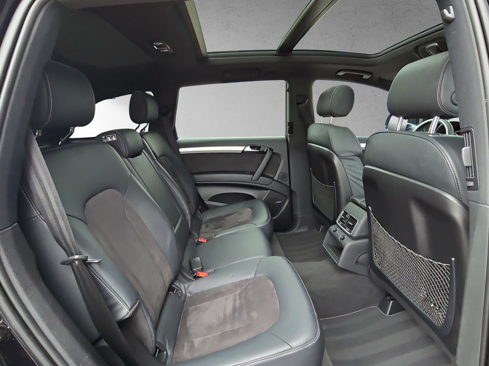 AUDI Q7 3.0 TDI S-Line V12-Optik Quattro TIPTRONIC 7-Sitzer mit AHK-image-16