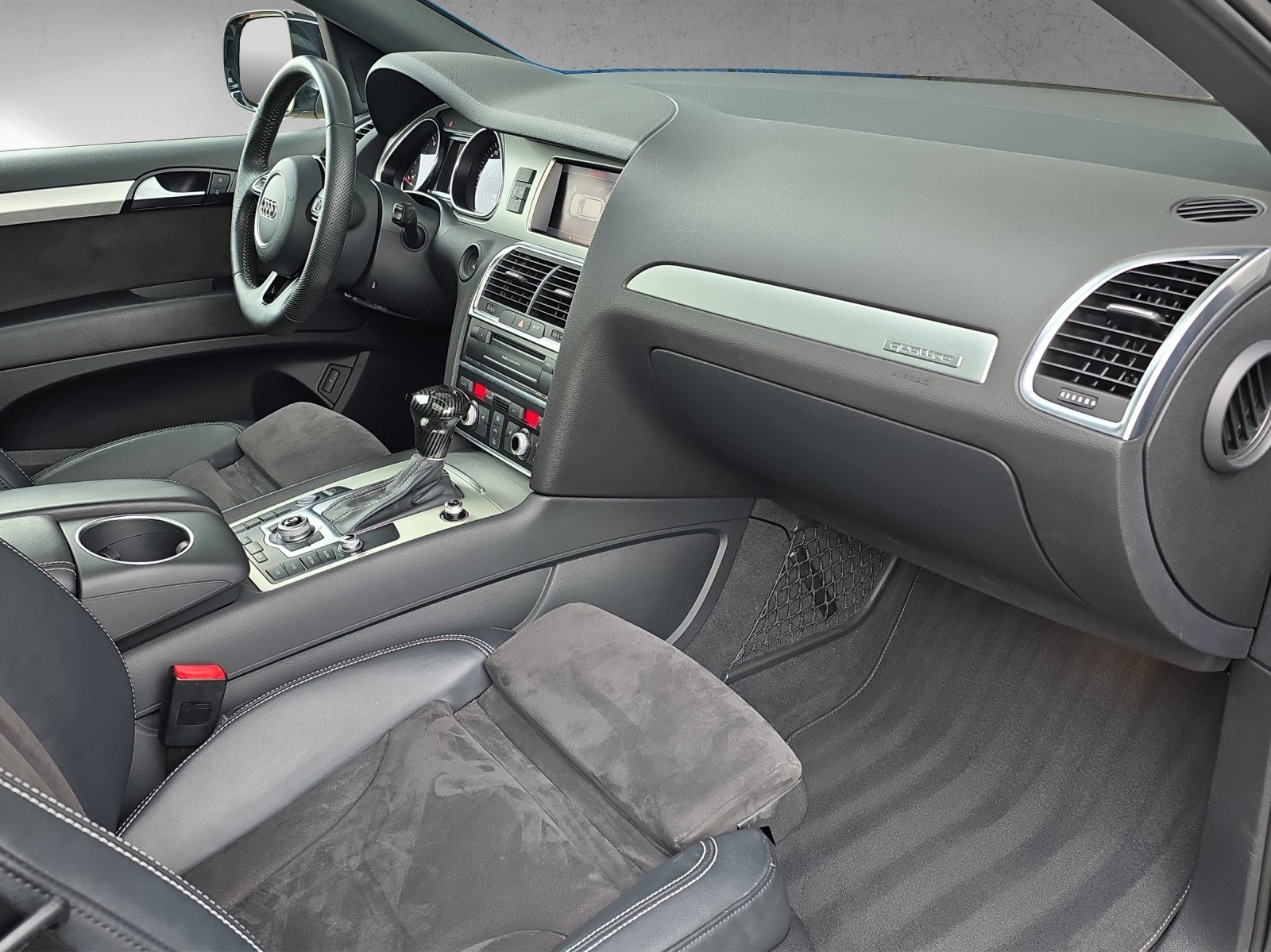 AUDI Q7 3.0 TDI S-Line V12-Optik Quattro TIPTRONIC 7-Sitzer mit AHK-image-10