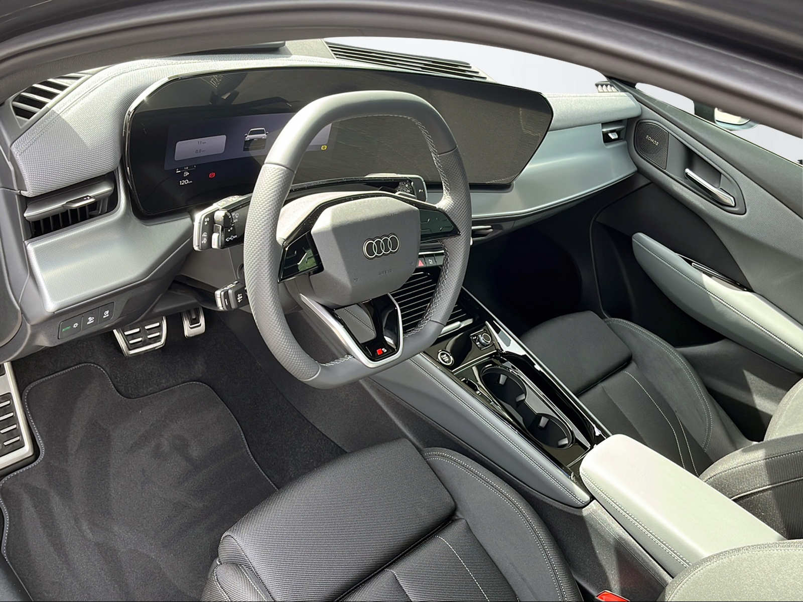 AUDI Q3 SUV TDI quattro 142 kW S t 2000ccm 193PS/142kW 4 Zylinder TDI Diesel-image-10