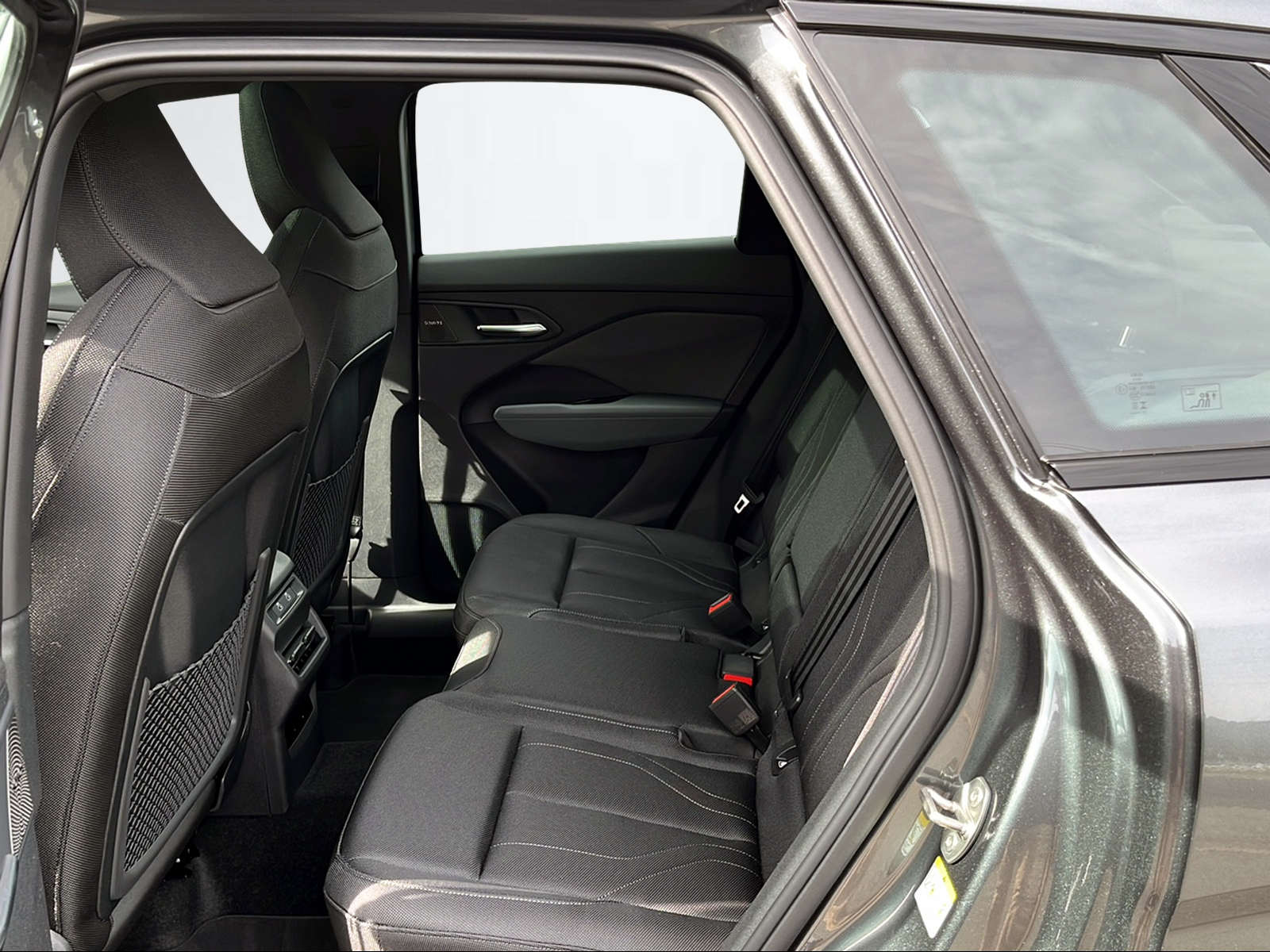 AUDI Q3 SUV TDI quattro 142 kW S t 2000ccm 193PS/142kW 4 Zylinder TDI Diesel-image-8