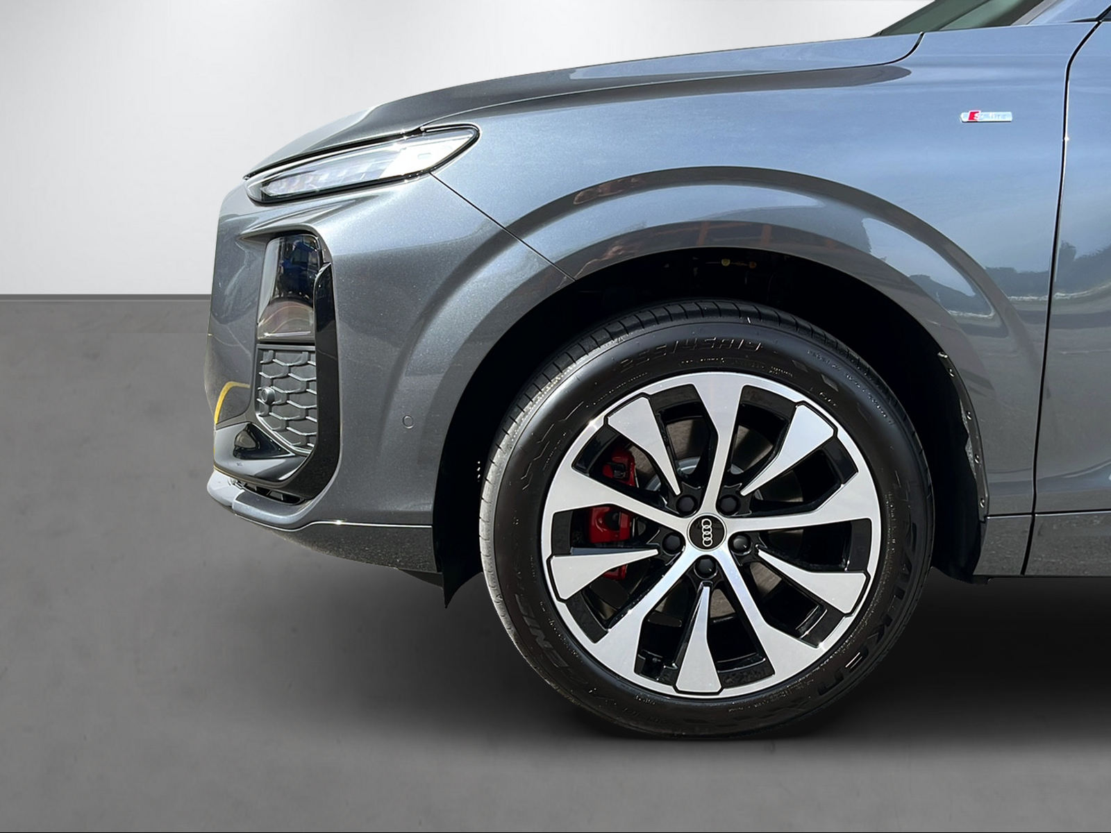 AUDI Q3 SUV TDI quattro 142 kW S t 2000ccm 193PS/142kW 4 Zylinder TDI Diesel-image-4