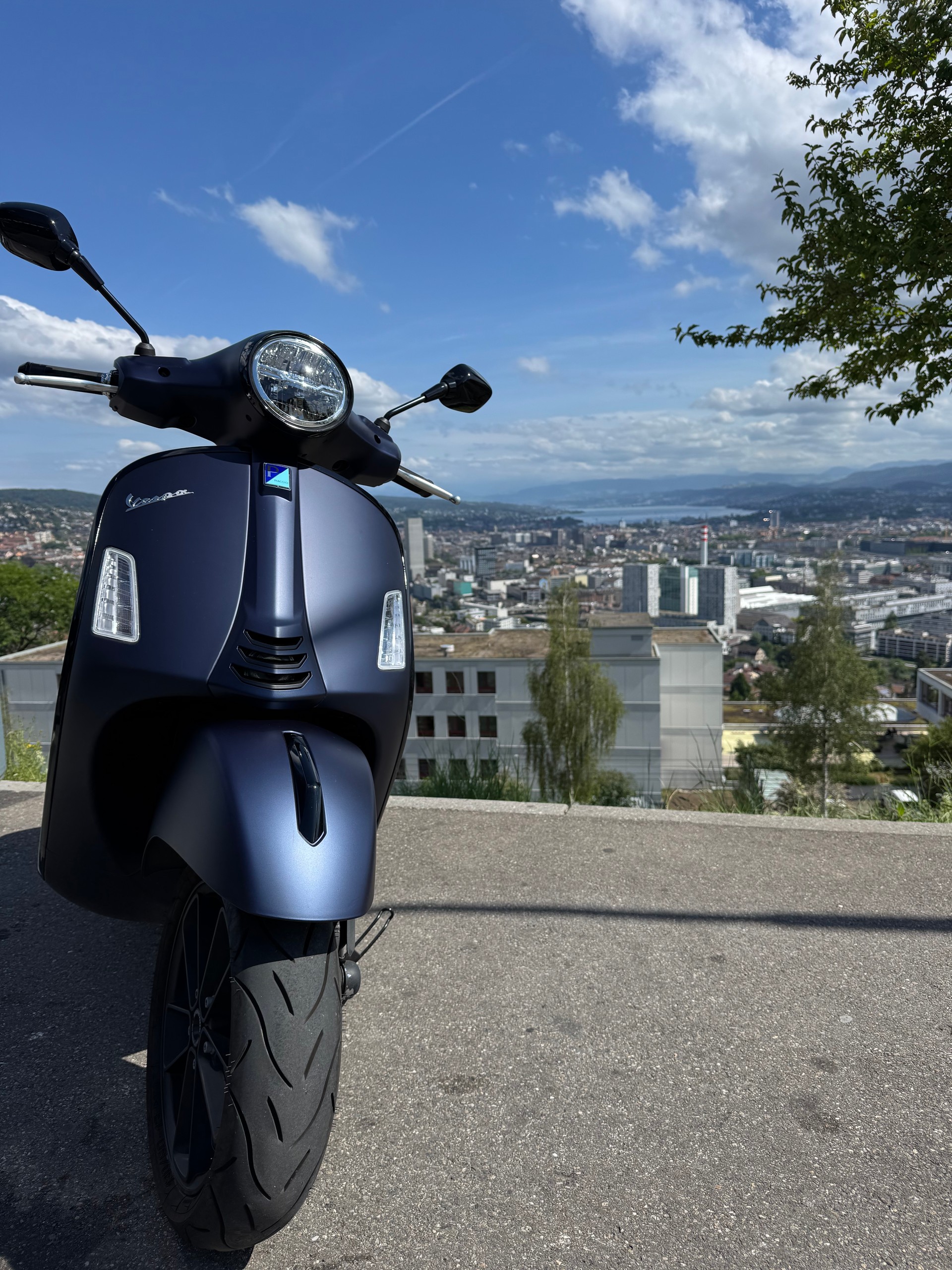 PIAGGIO Vespa GTS 125 Super Tech ABS-image-1