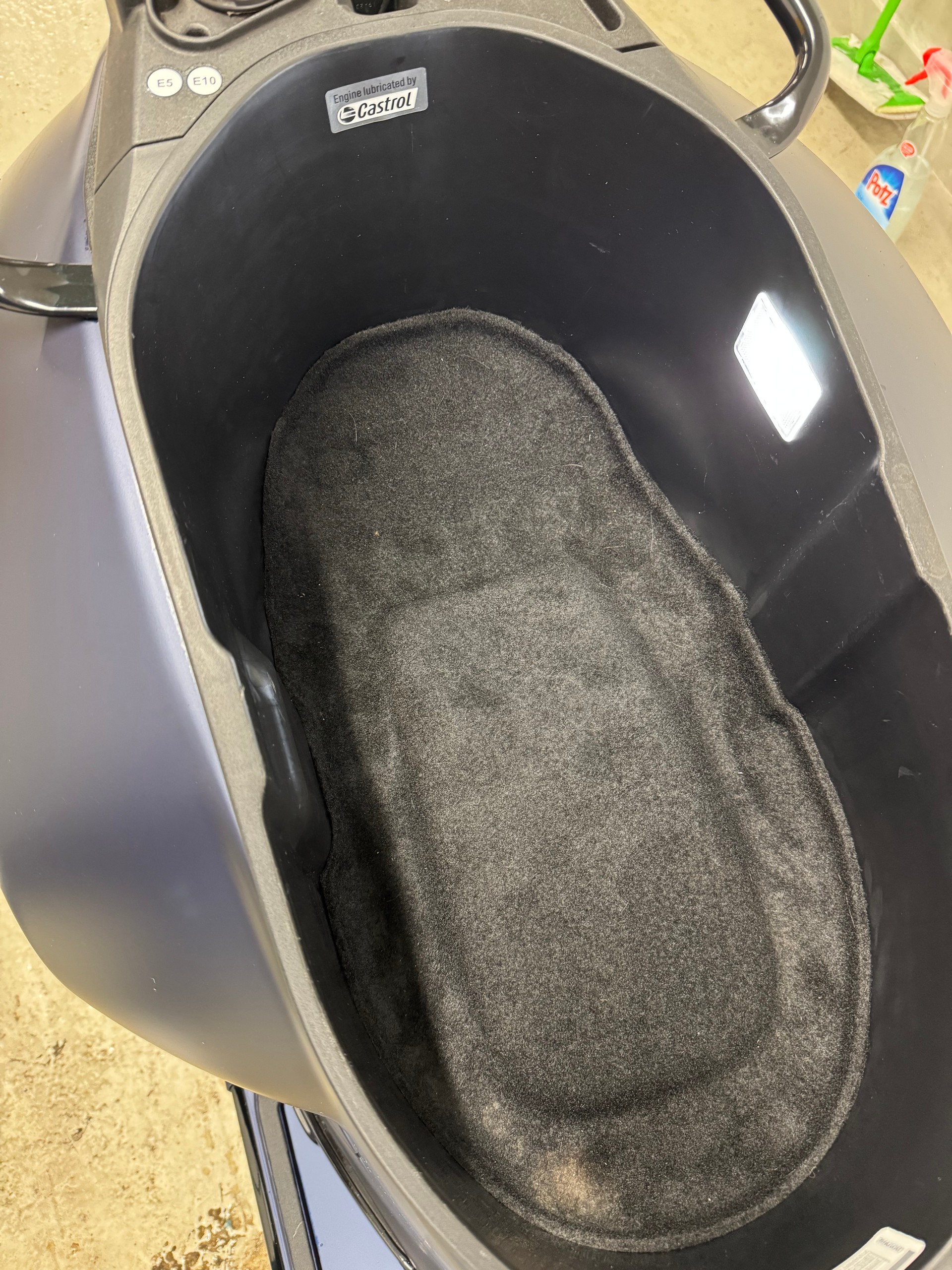 PIAGGIO Vespa GTS 125 Super Tech ABS-image-11