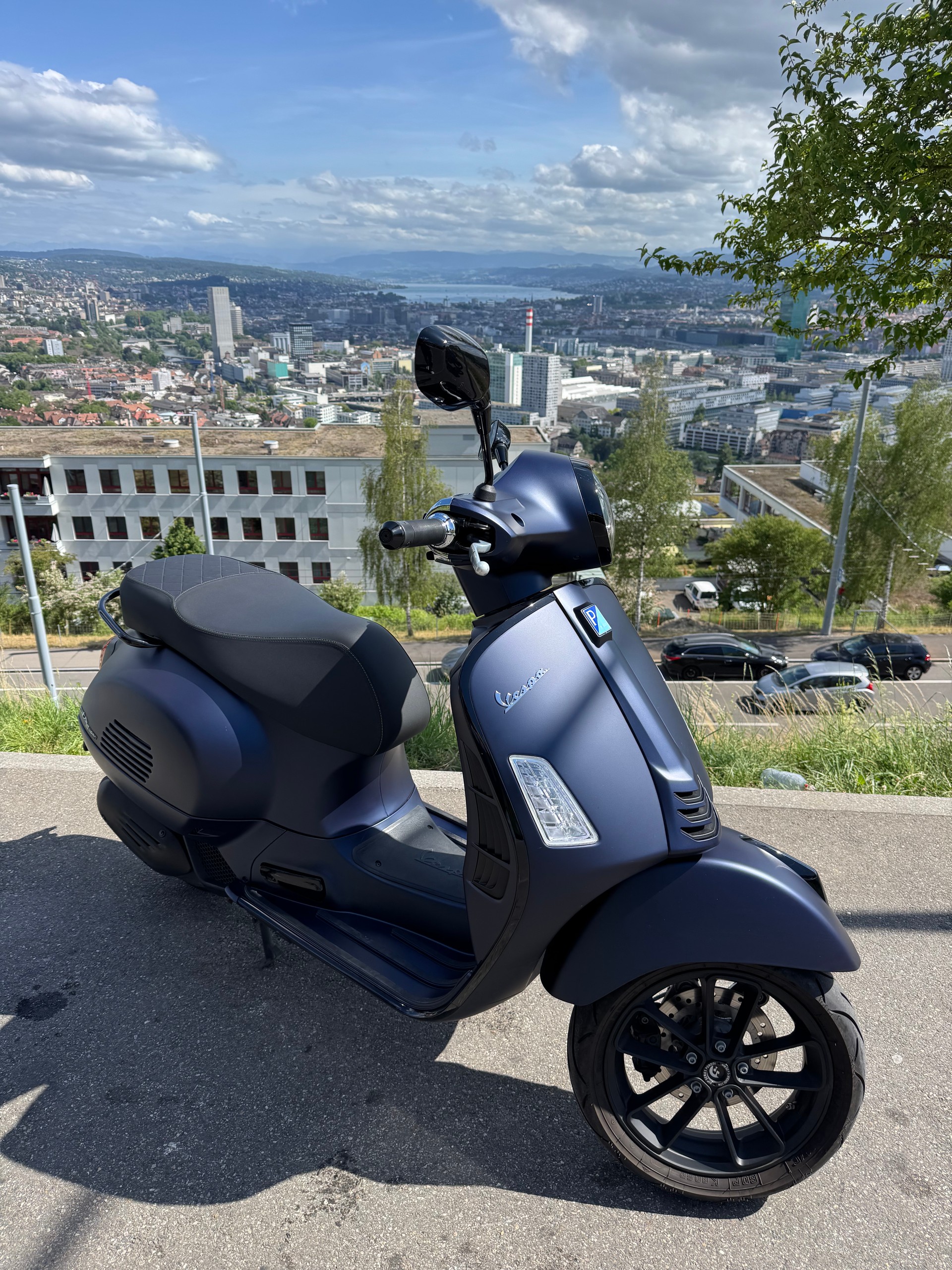 PIAGGIO Vespa GTS 125 Super Tech ABS-image-6