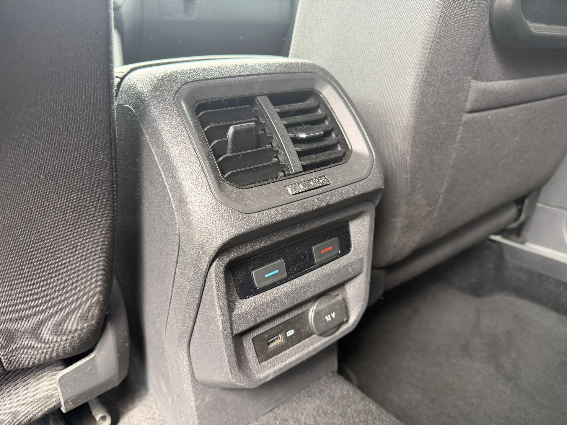 VW Tiguan Allspace 2.0 TDI SCR Highline 4Motion DSG-image-24