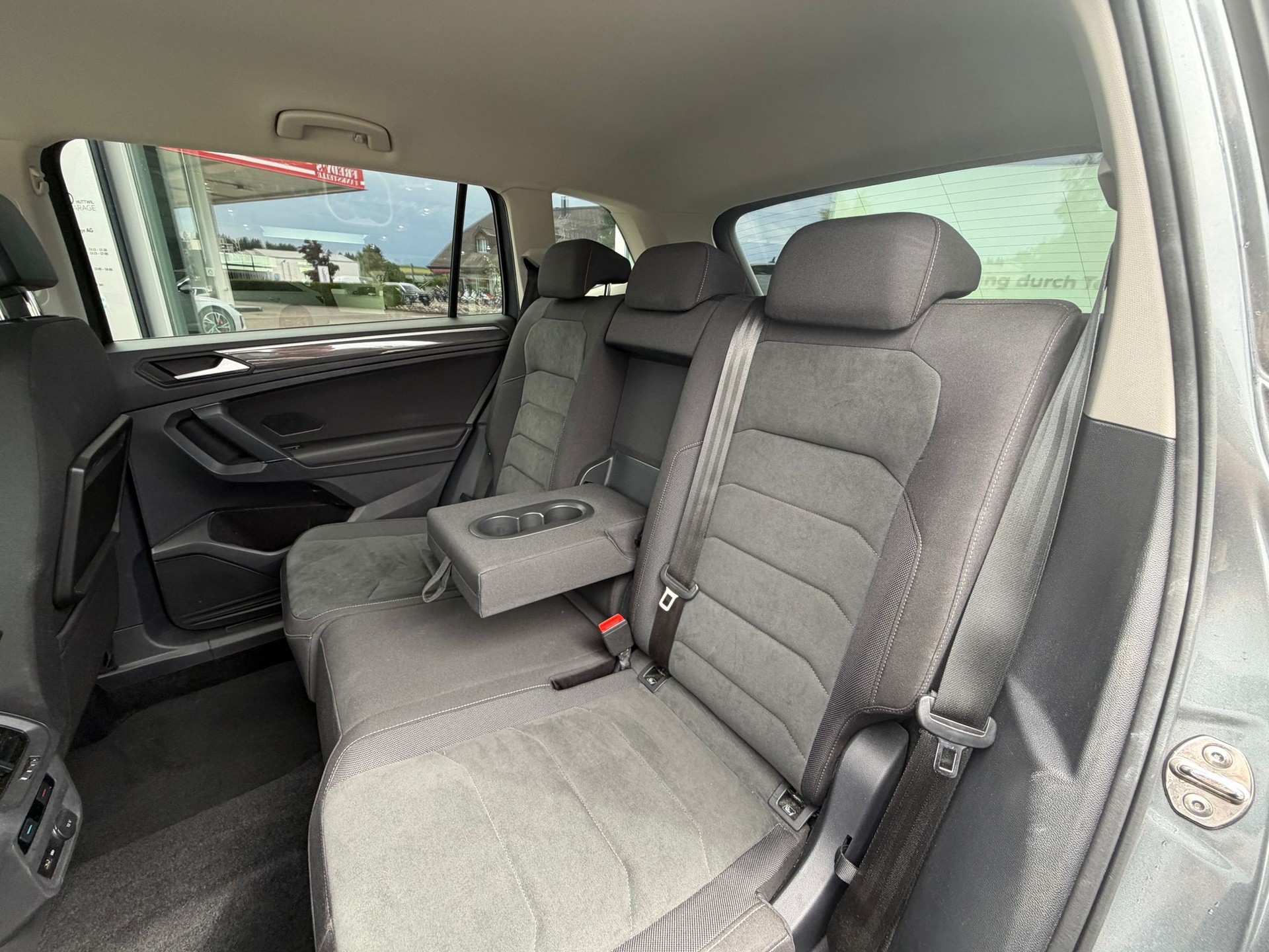 VW Tiguan Allspace 2.0 TDI SCR Highline 4Motion DSG-image-23