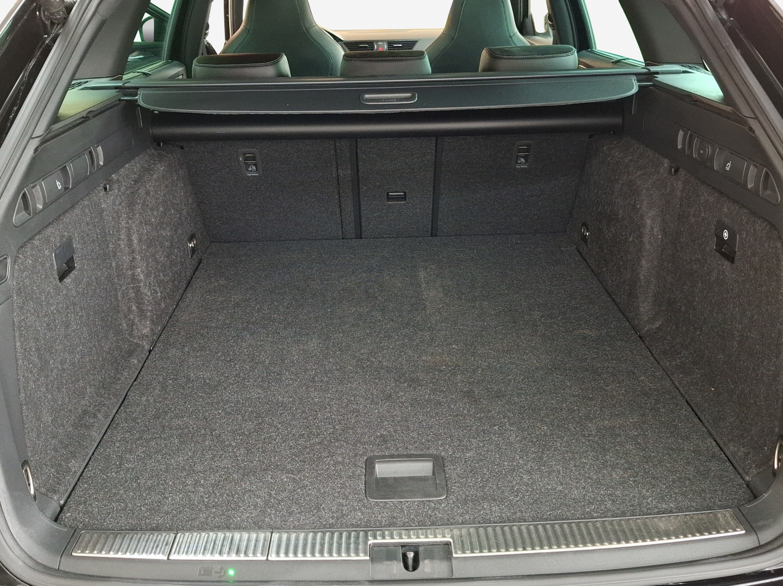 SKODA Superb Combi 2.0 TSI SportLine Light 4x4 DSG-image-12