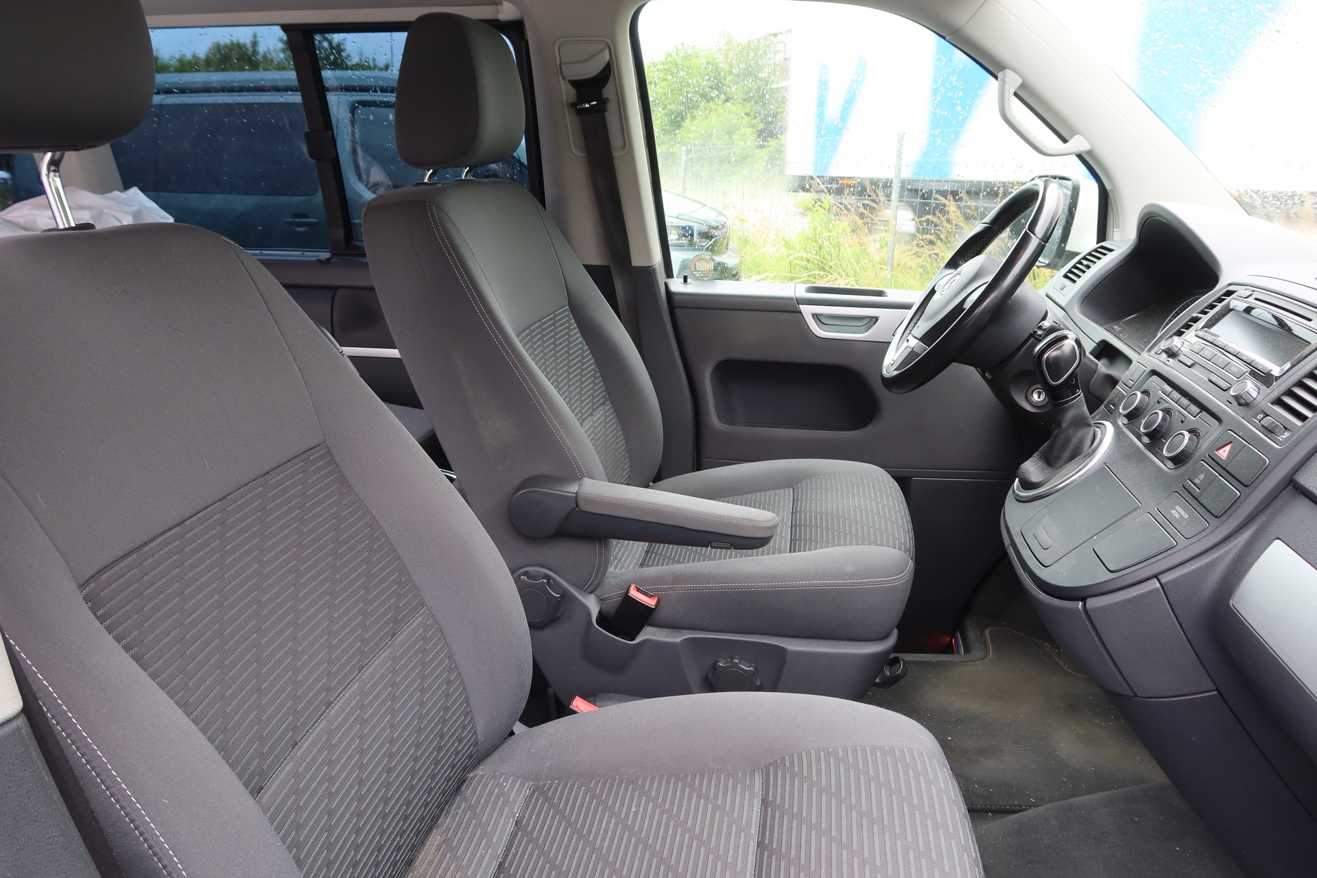 VW Multivan TDI Comfort A-image-6