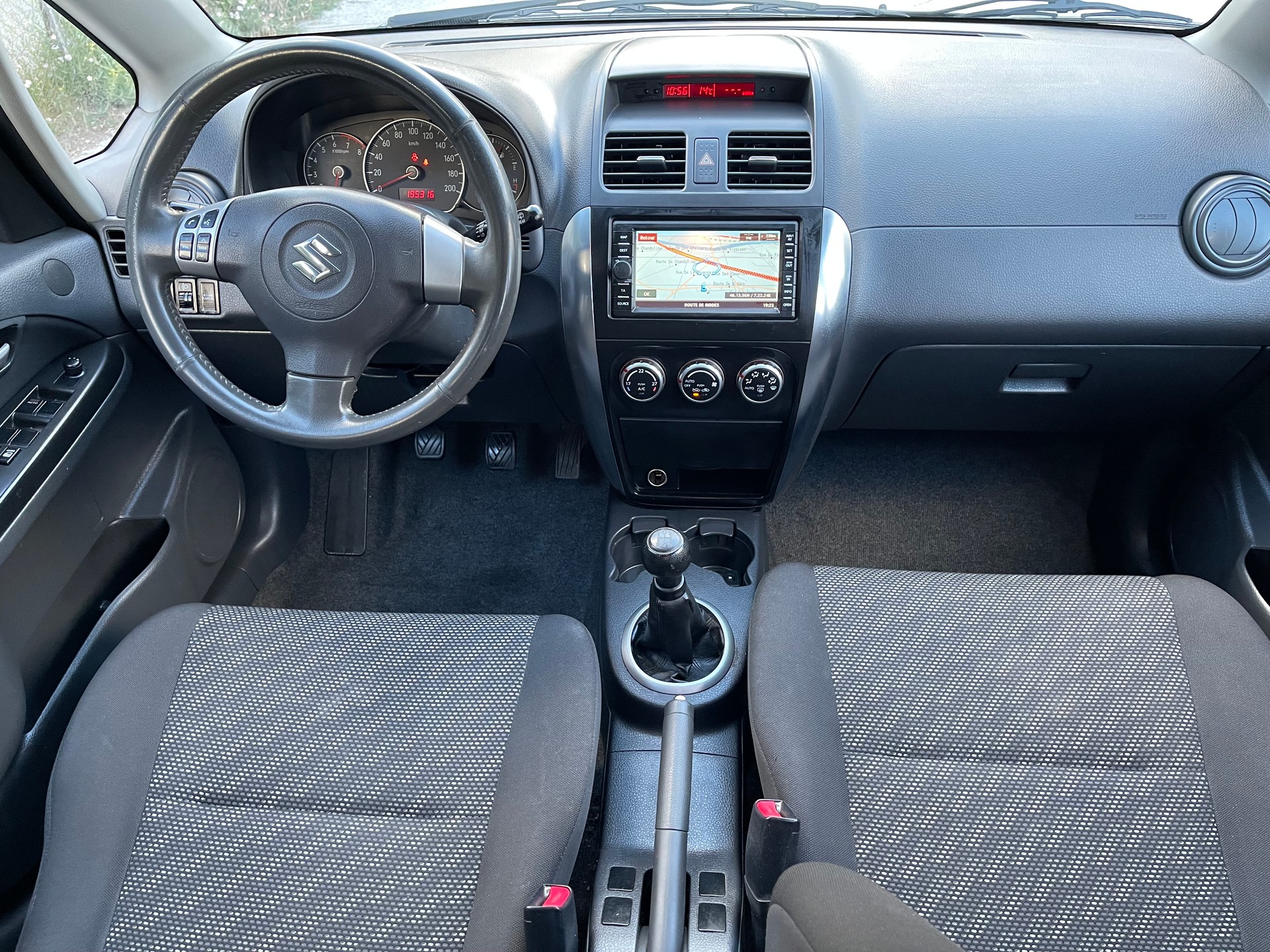 SUZUKI SX4 1.6 16V GL Top 2WD-showroom-element-1