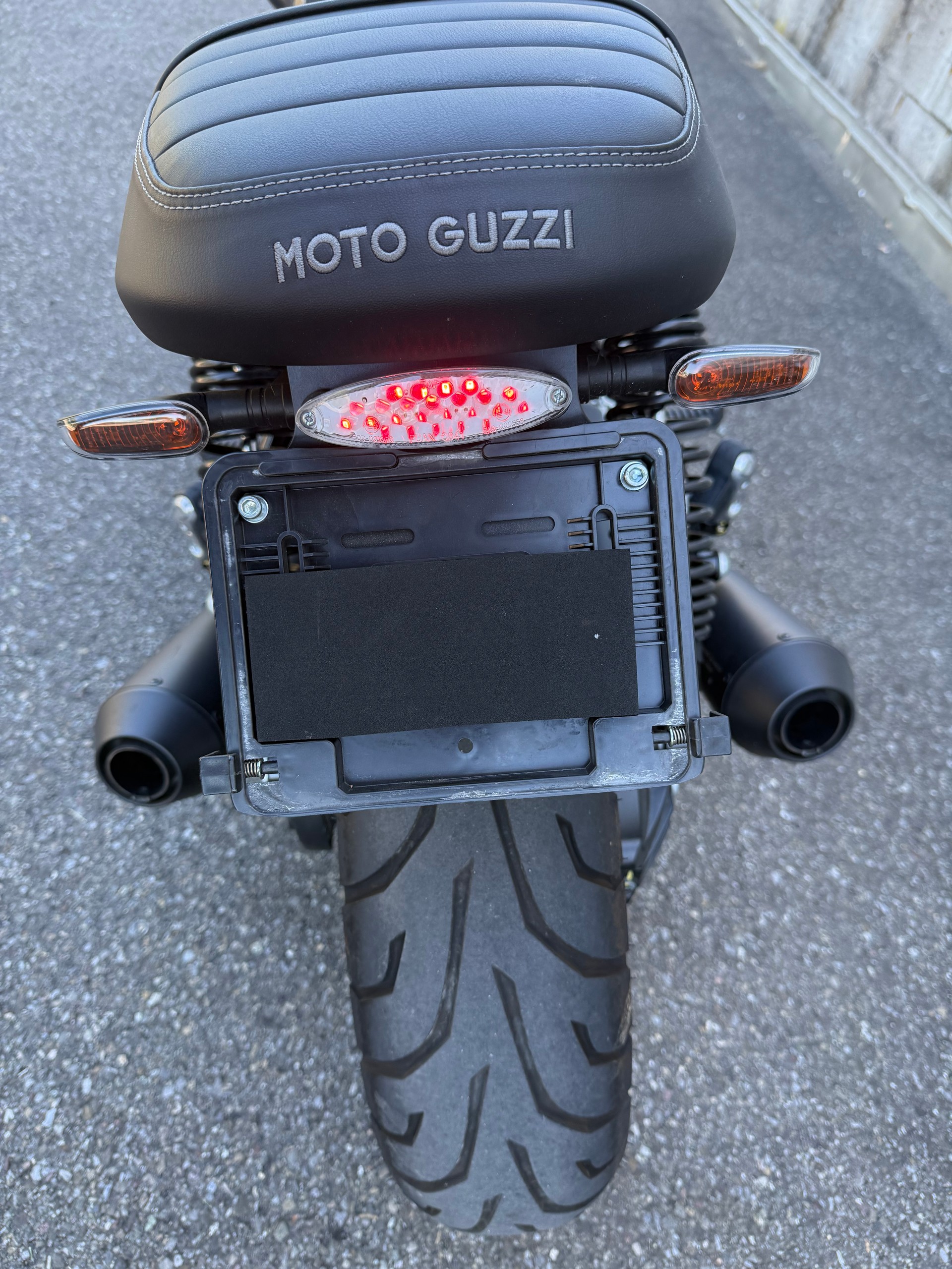 MOTO GUZZI V7 IV 850 Stone-image-6