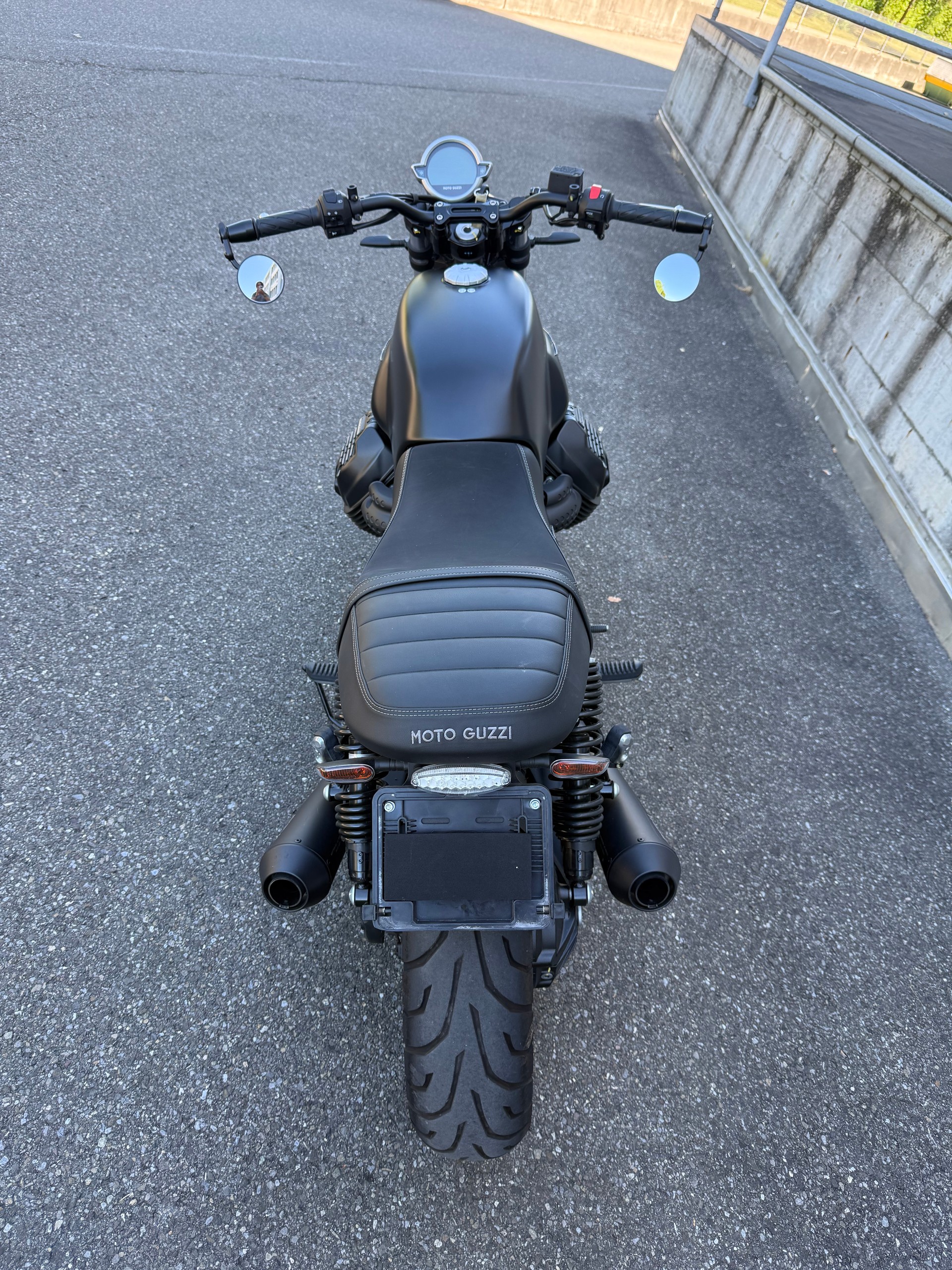MOTO GUZZI V7 IV 850 Stone-image-2