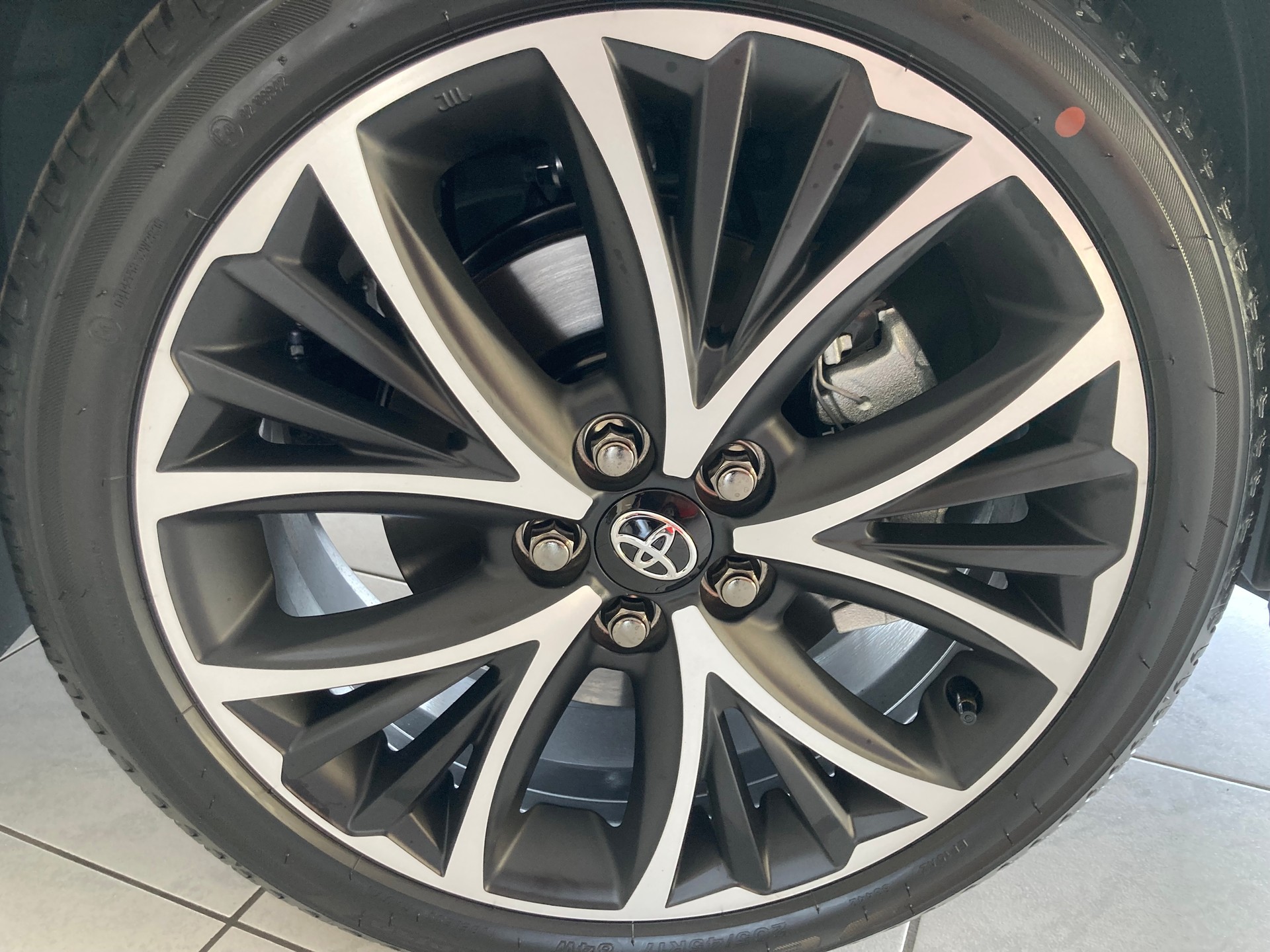 TOYOTA Yaris 1.5 Trend e-CVT-image-14
