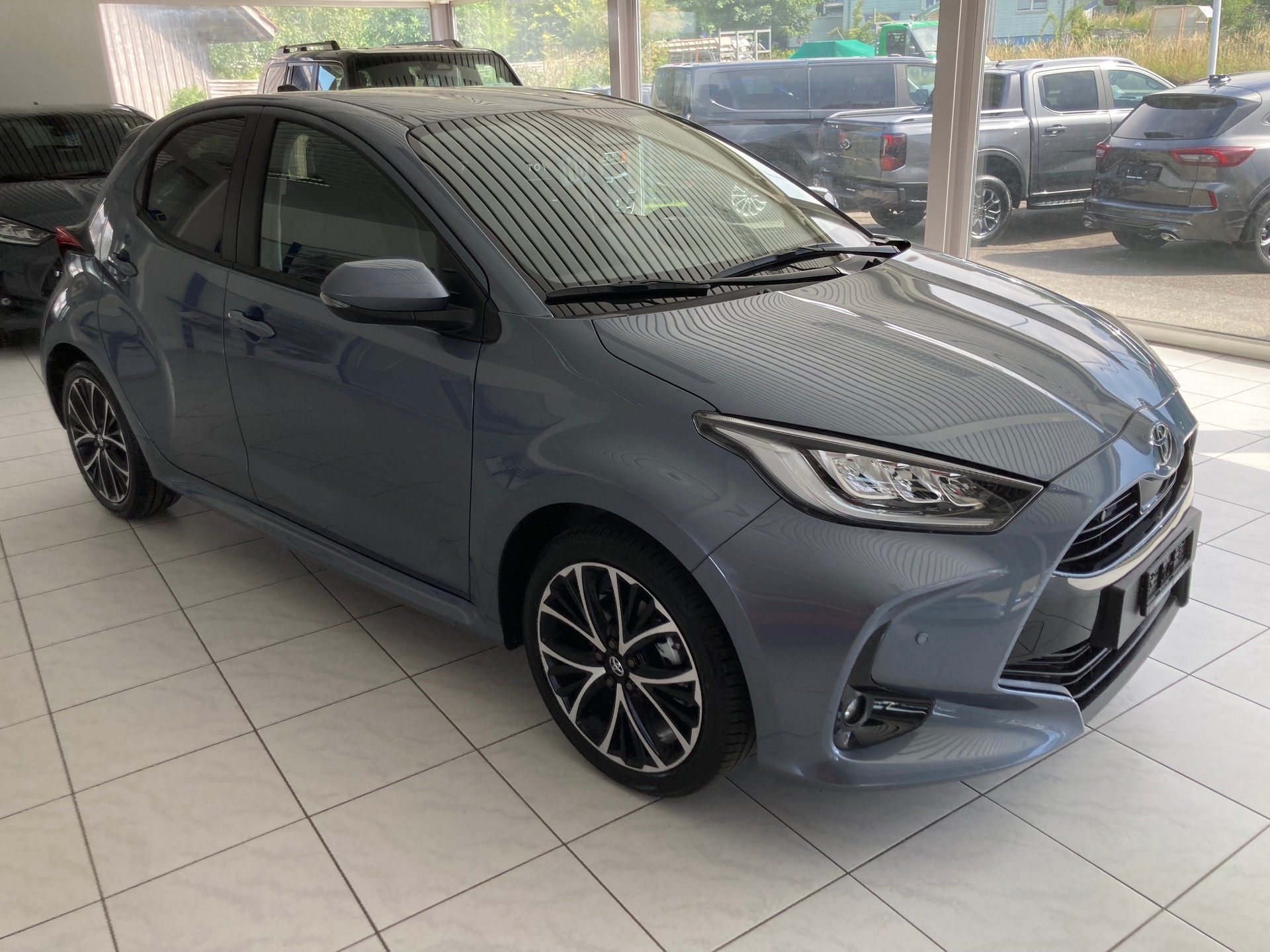 TOYOTA Yaris 1.5 Trend e-CVT-image-2